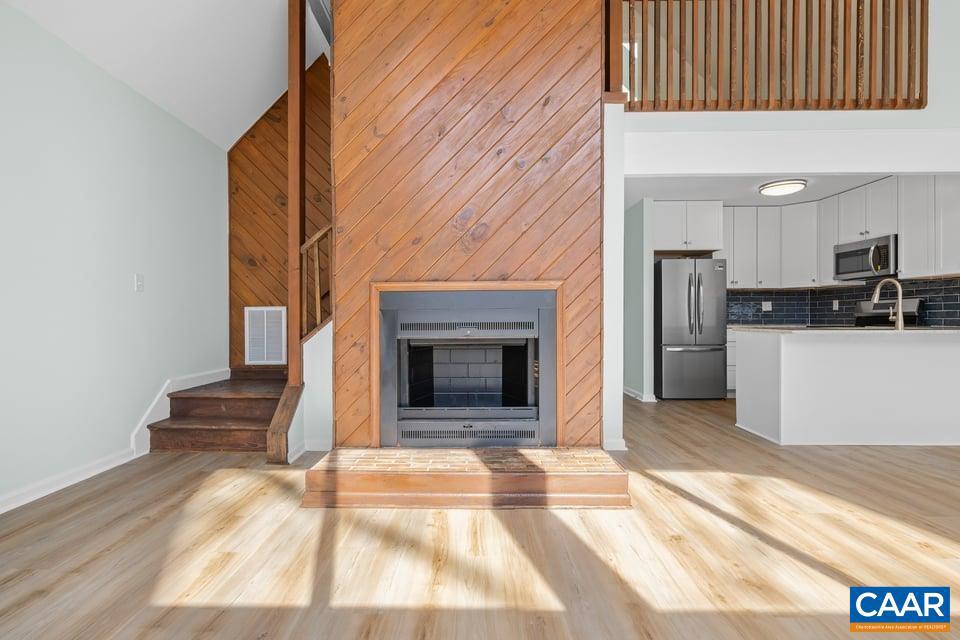 LAKE MONTICELLO - Residential