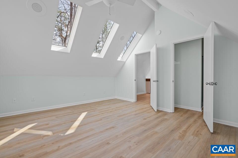 LAKE MONTICELLO - Residential