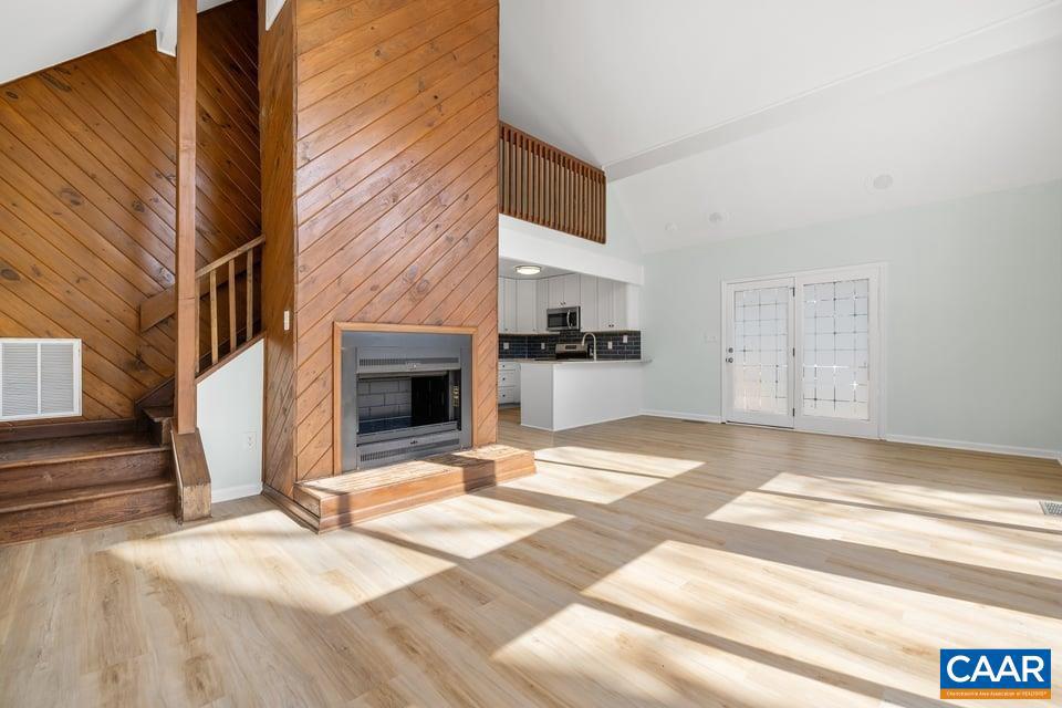 LAKE MONTICELLO - Residential