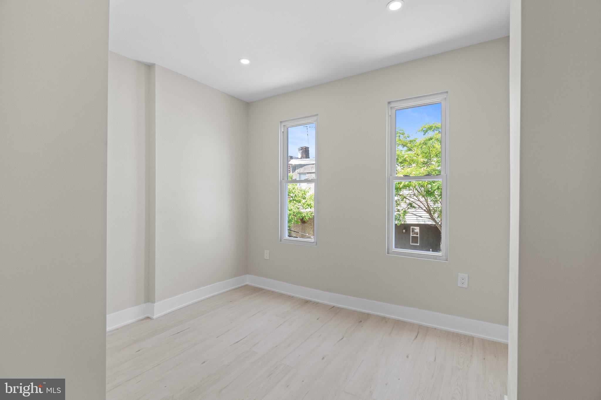 POINT BREEZE - Residential