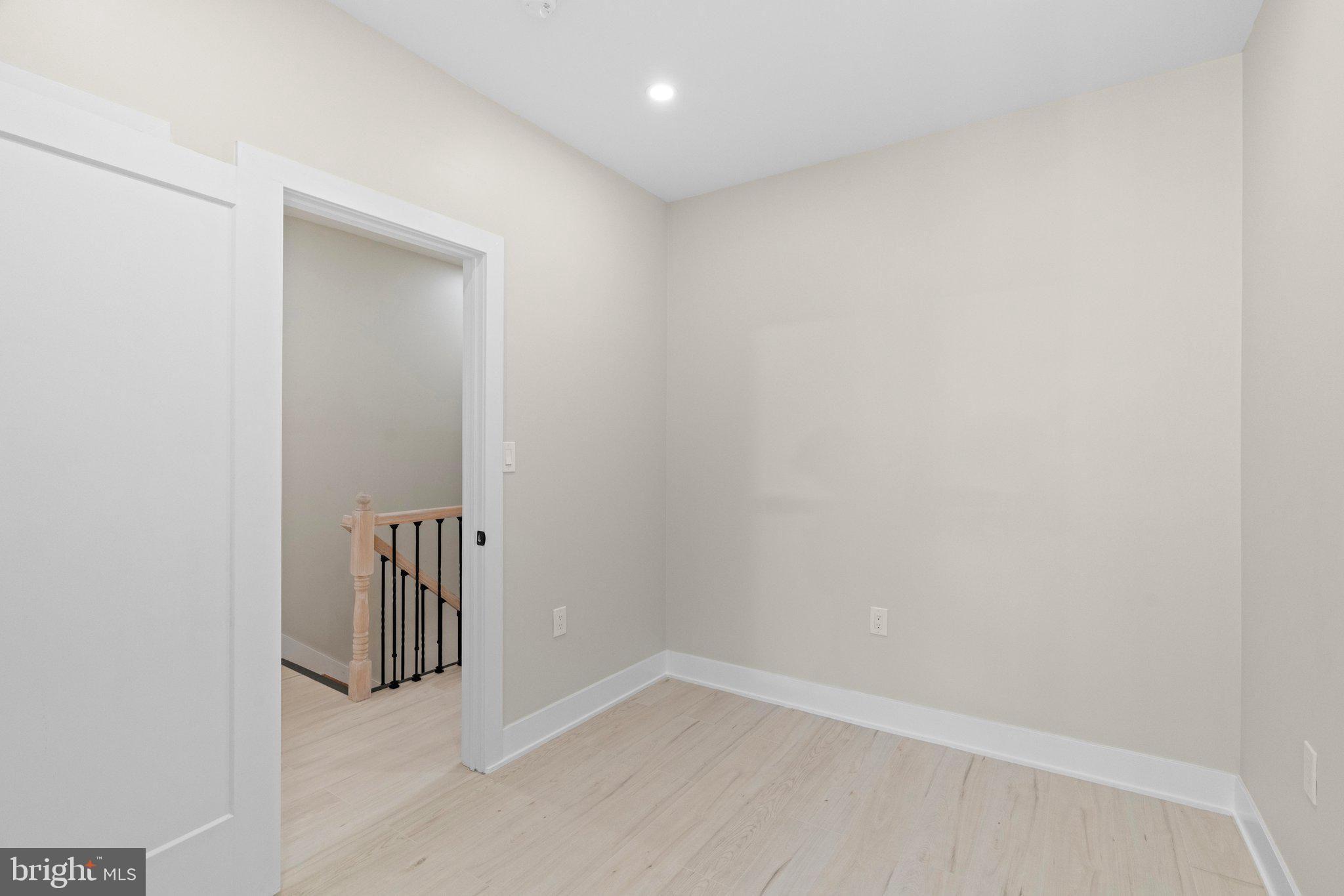 POINT BREEZE - Residential