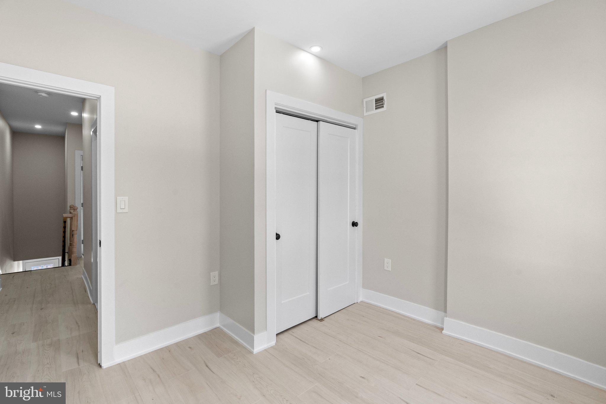 POINT BREEZE - Residential