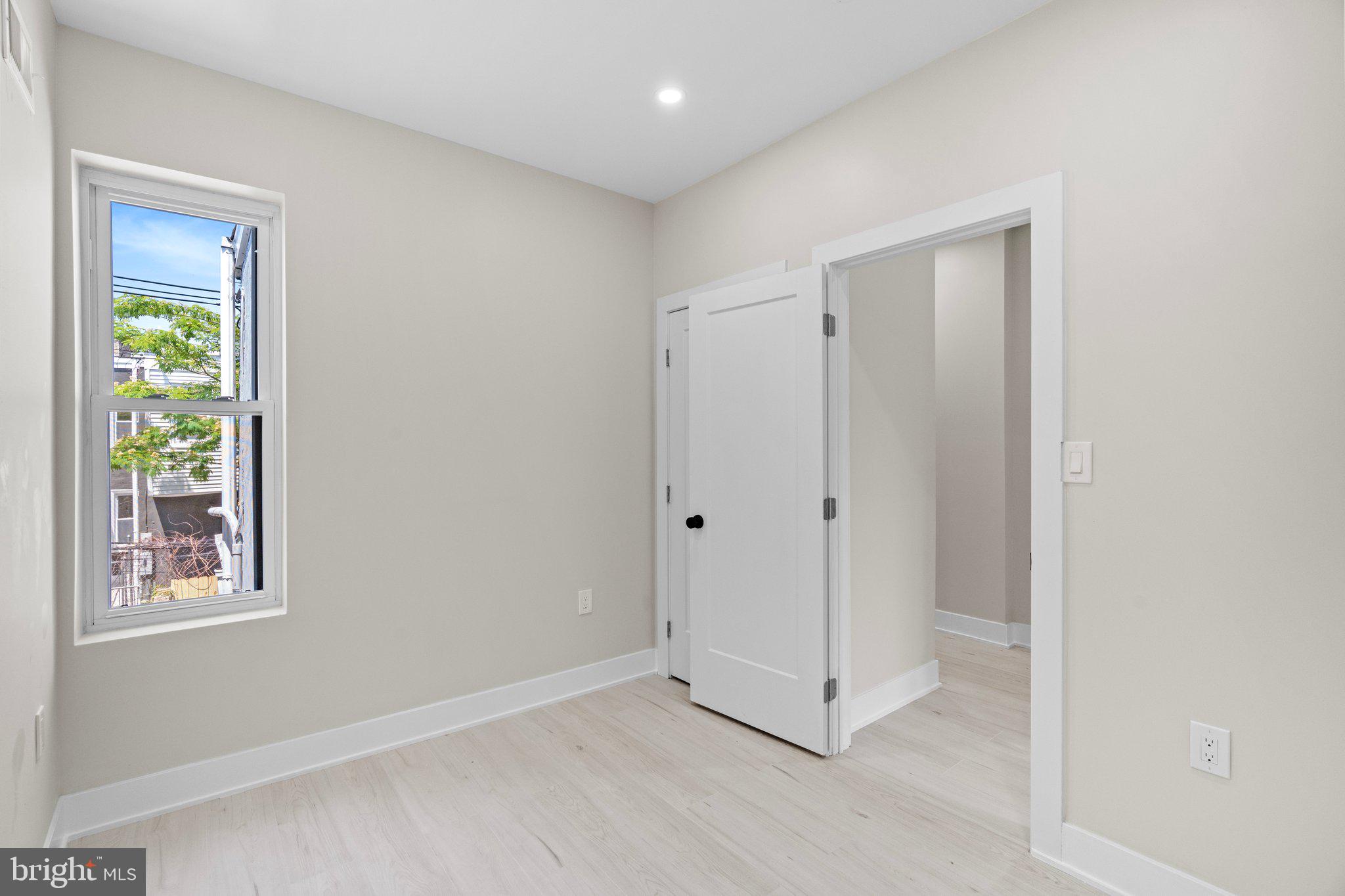 POINT BREEZE - Residential