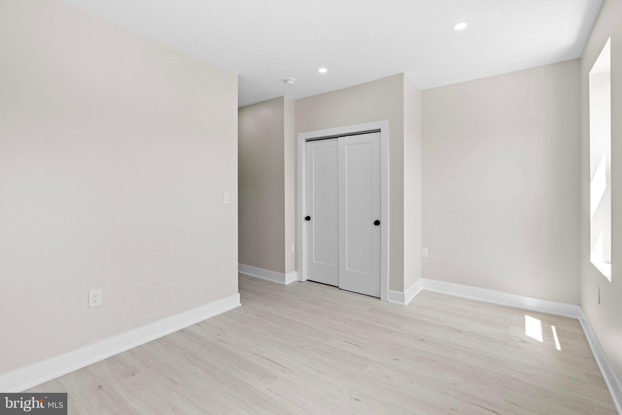 POINT BREEZE - Residential