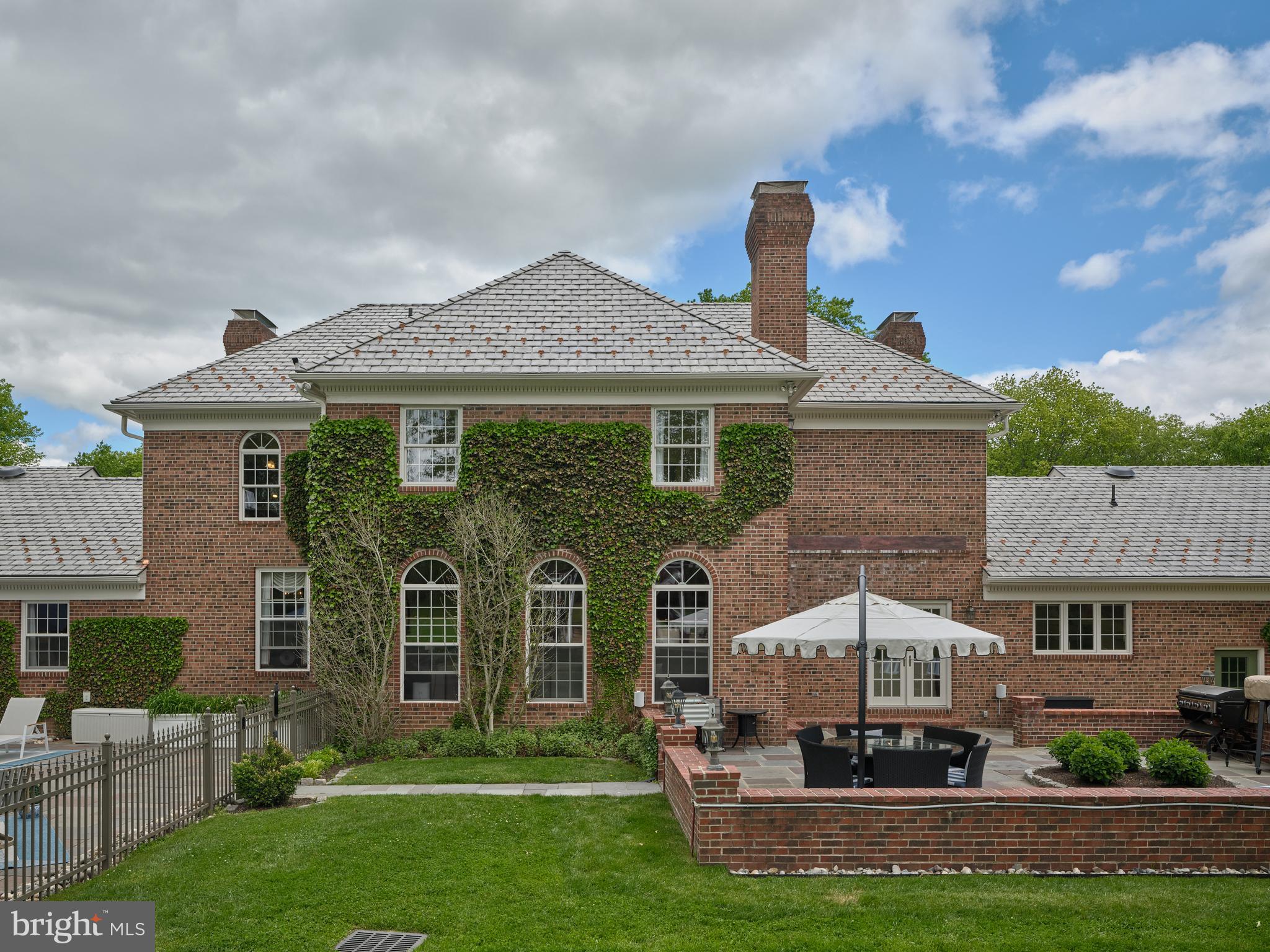 WOODLAND ACRES - Residential