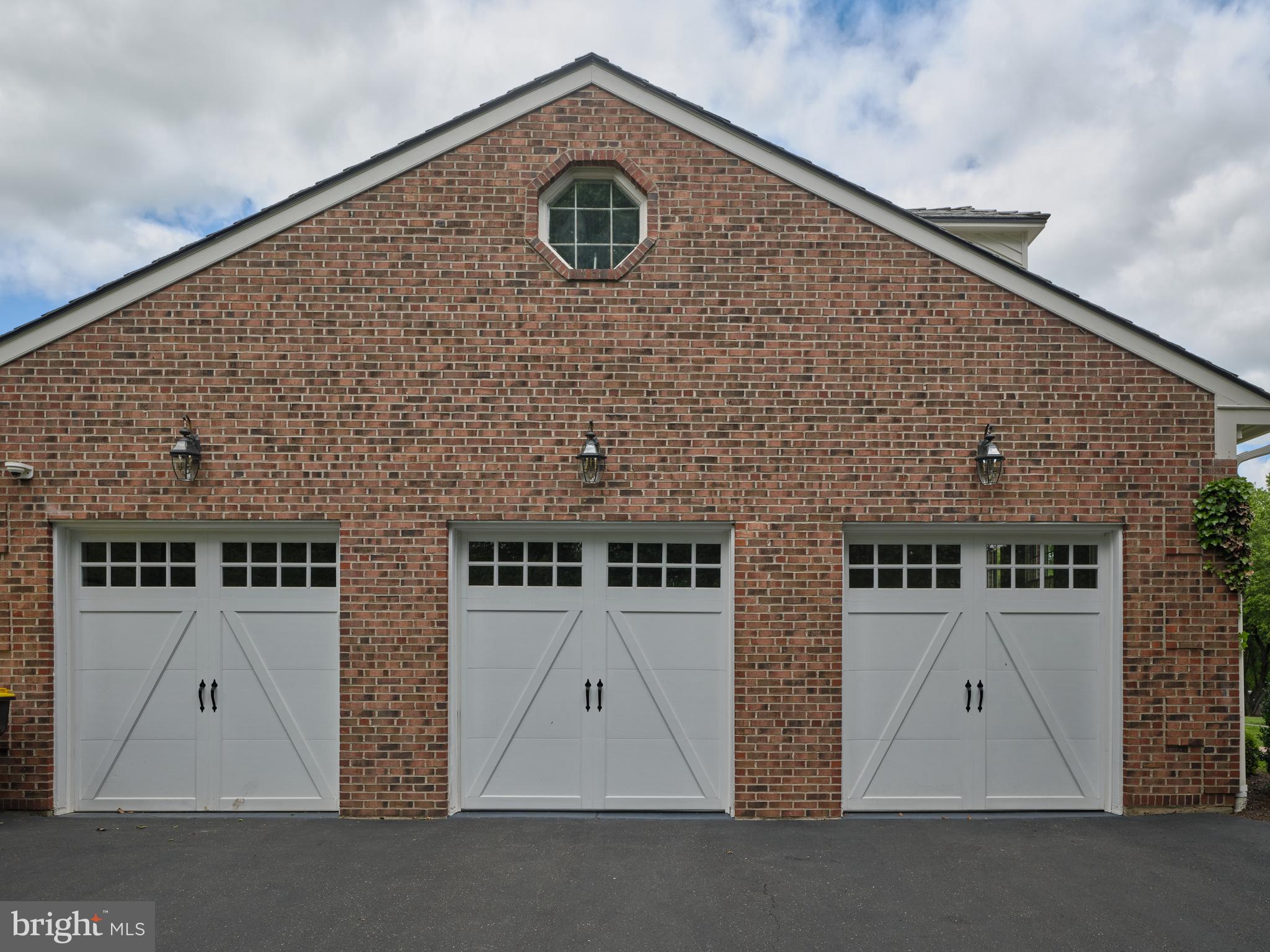 WOODLAND ACRES - Residential