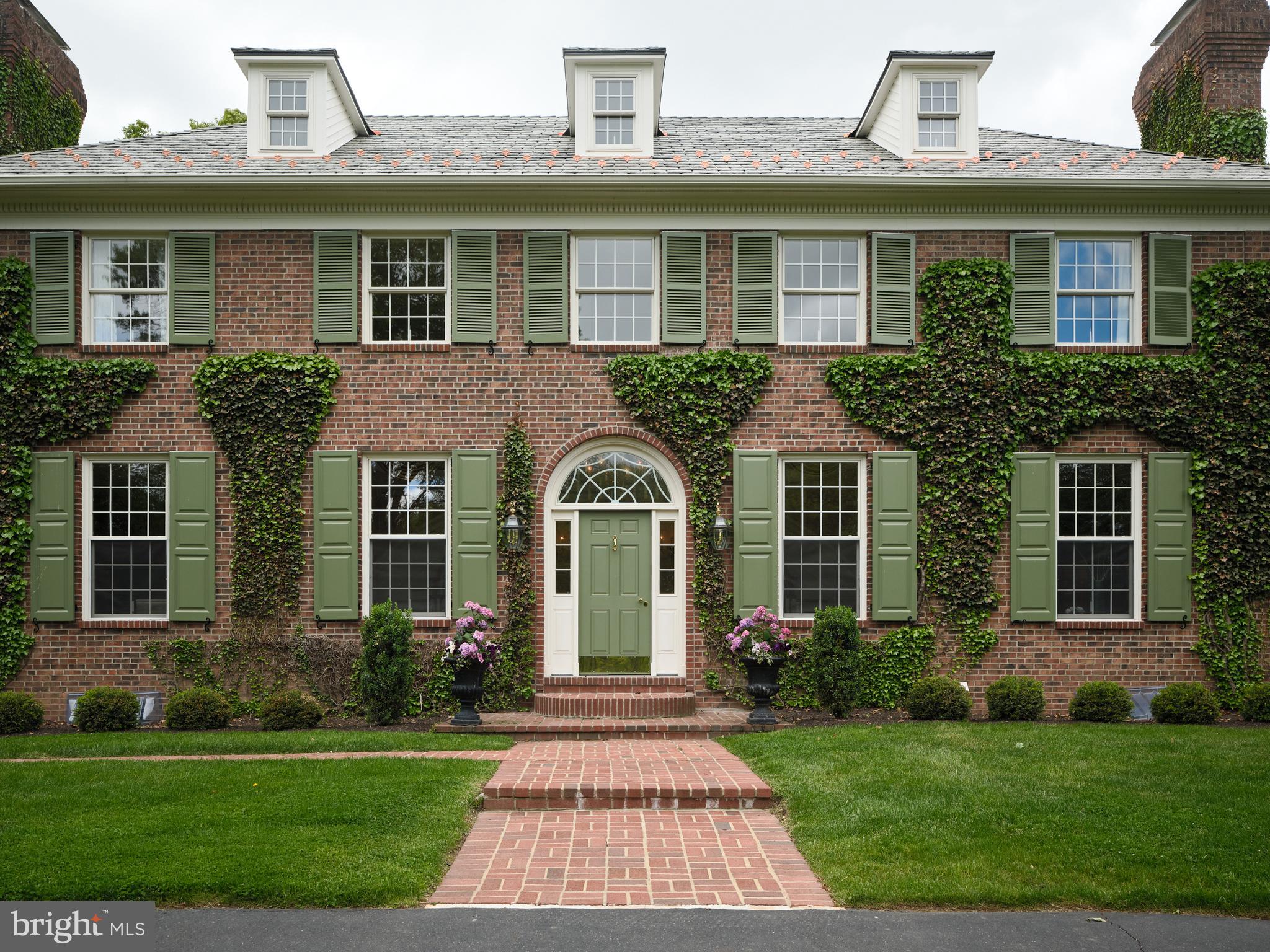 WOODLAND ACRES - Residential
