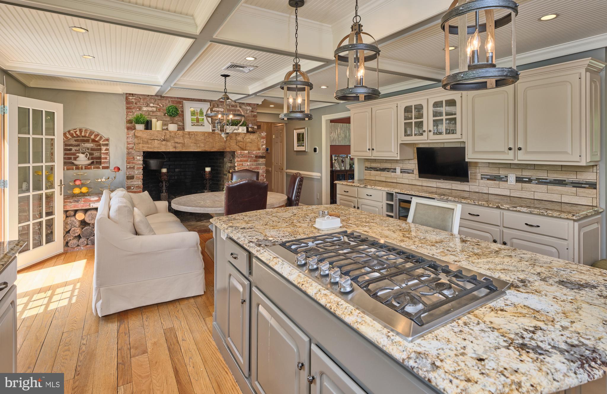 WOODLAND ACRES - Residential