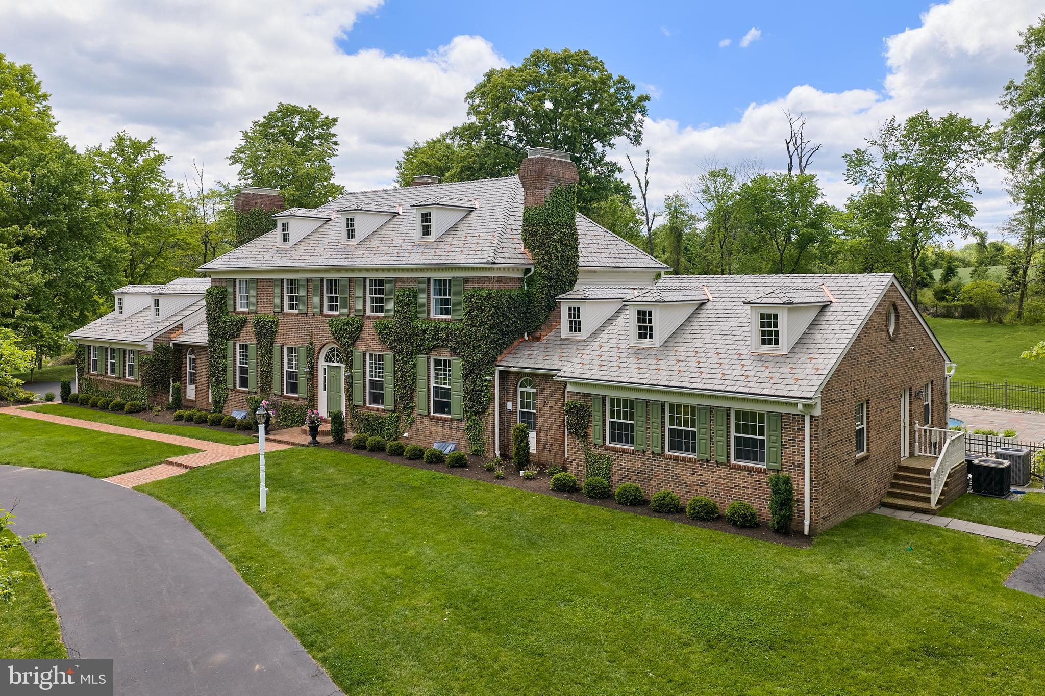 WOODLAND ACRES - Residential