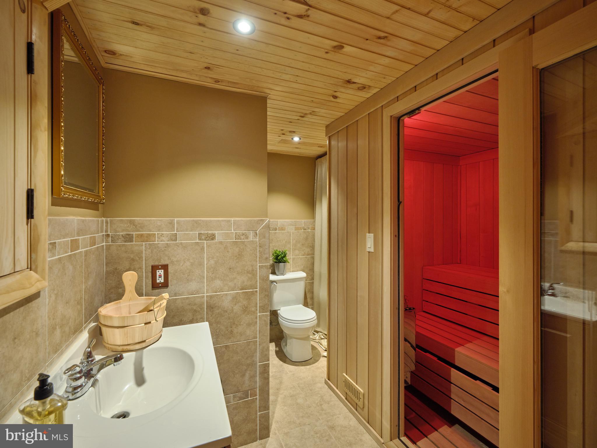 WOODLAND ACRES - Residential