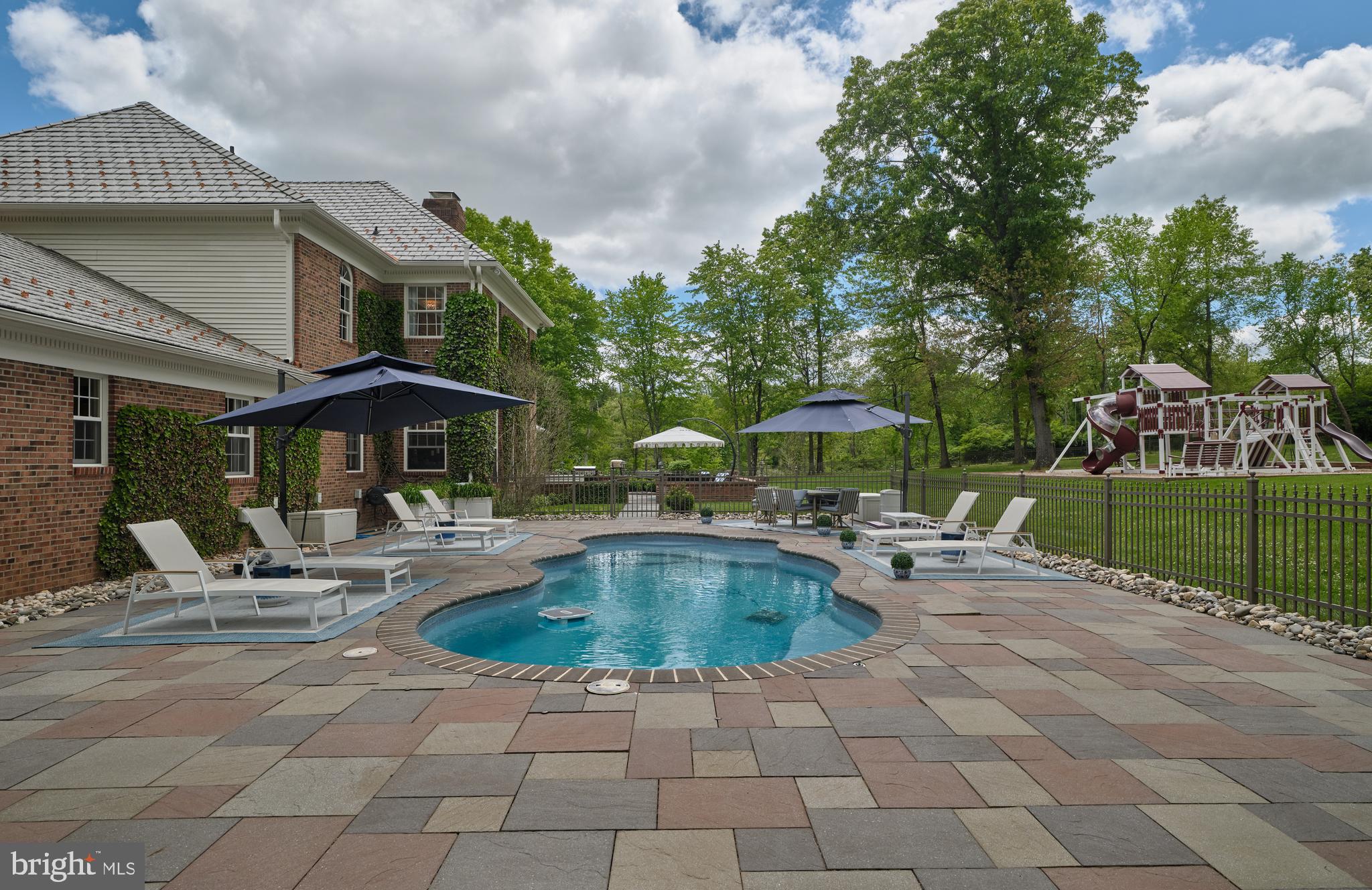 WOODLAND ACRES - Residential