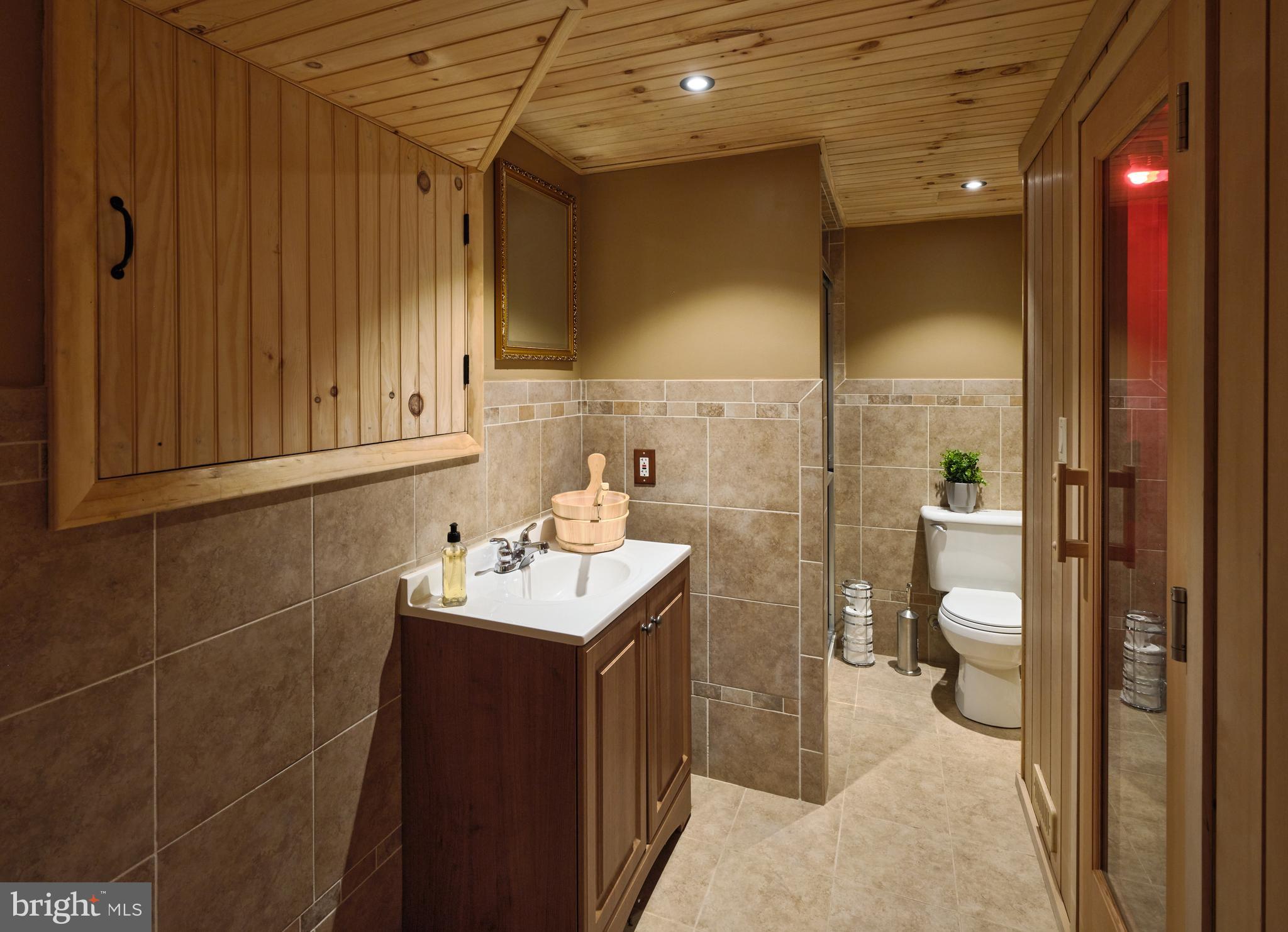 WOODLAND ACRES - Residential