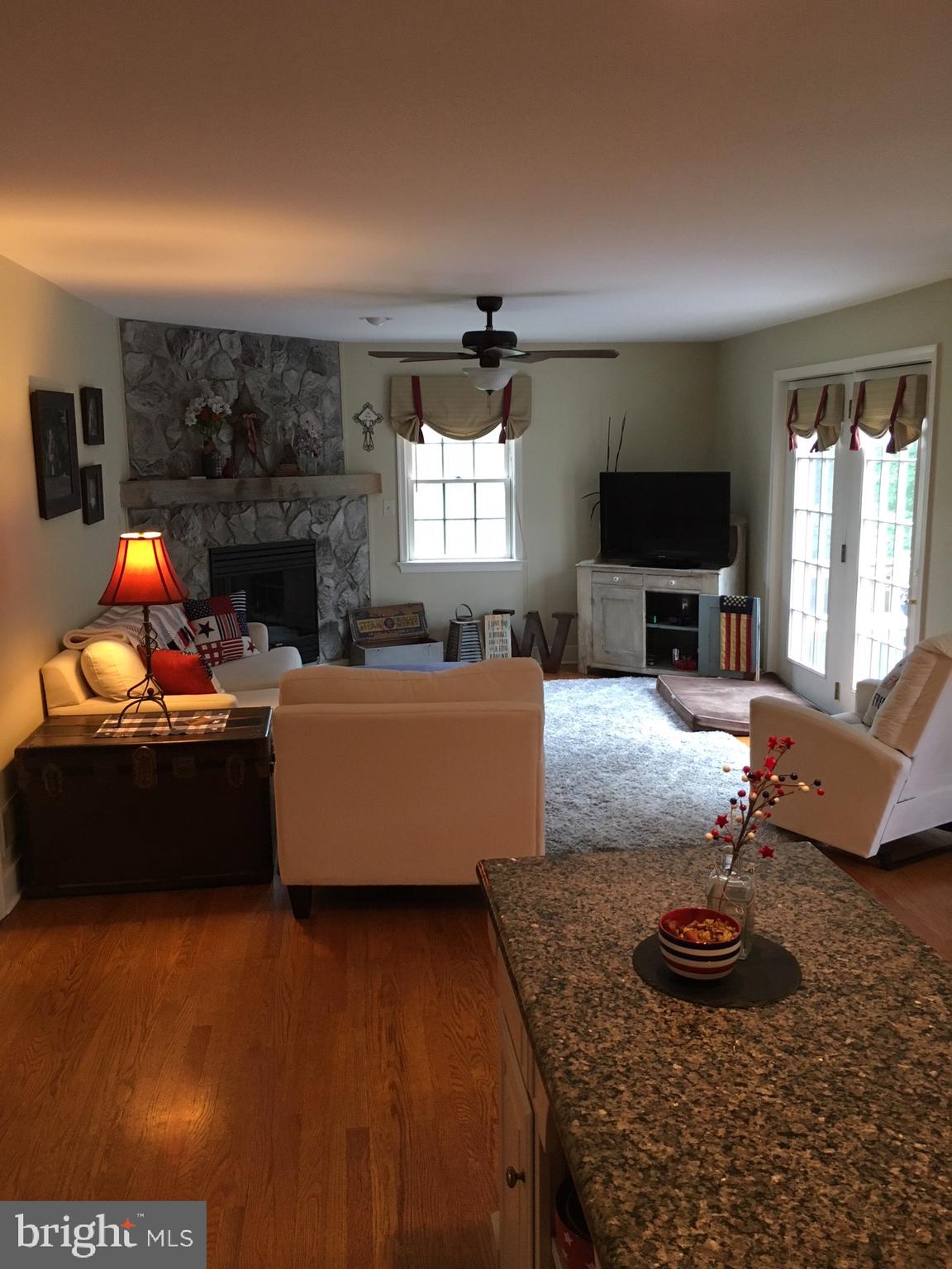 KINGS POINTE - Residential