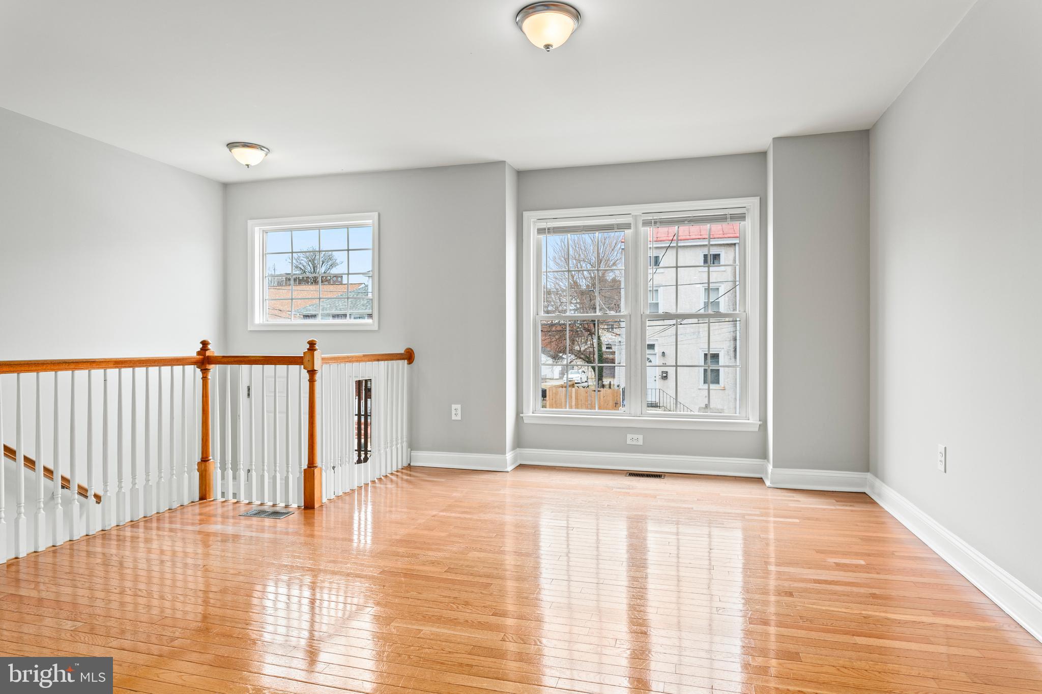 33 7TH STREET