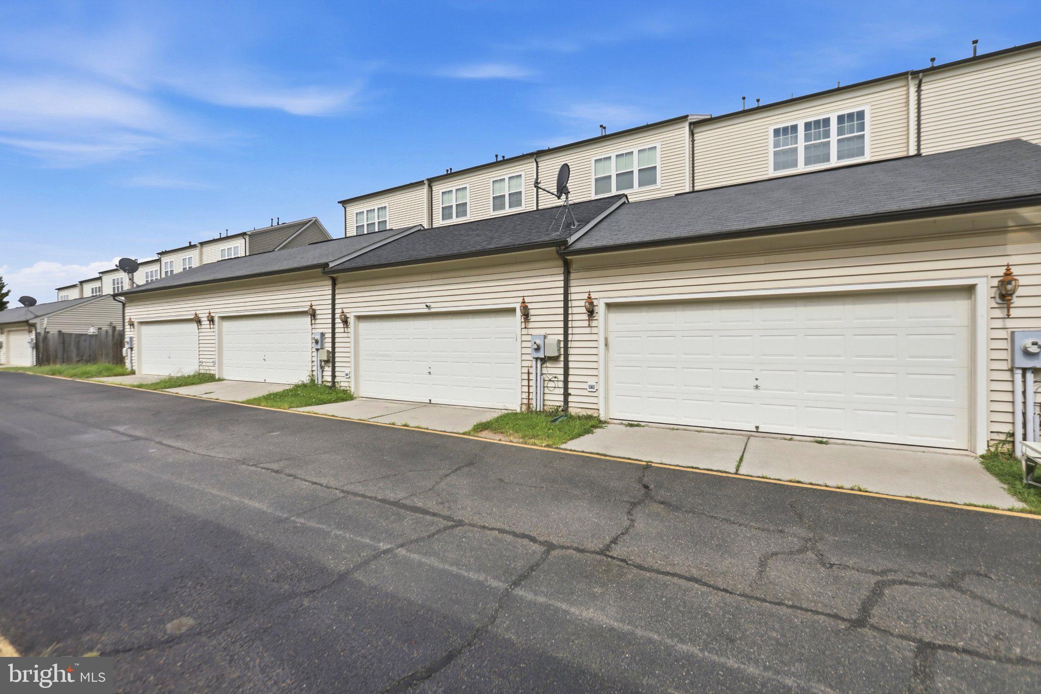9224 ALVYN LAKE CIRCLE