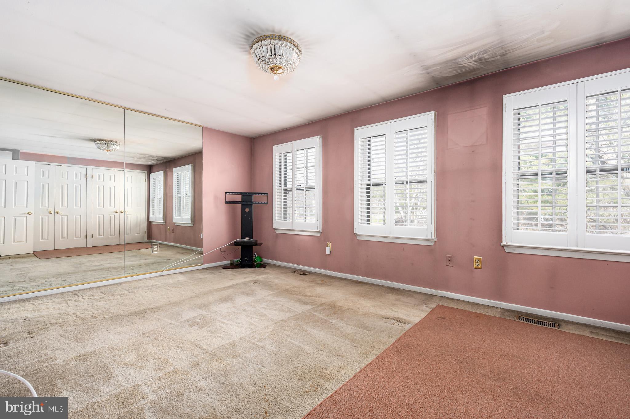 LONG REACH - Residential