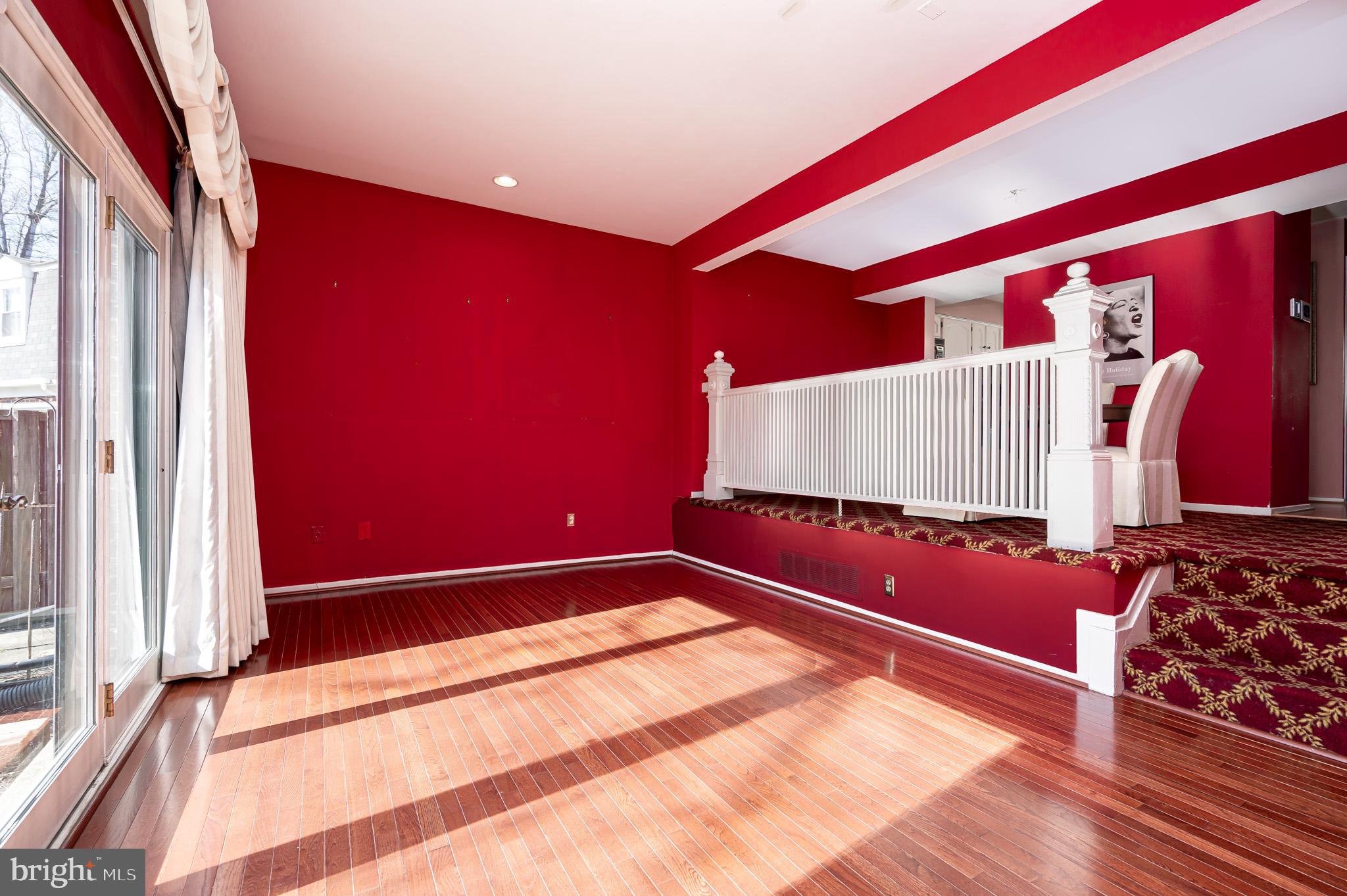 LONG REACH - Residential