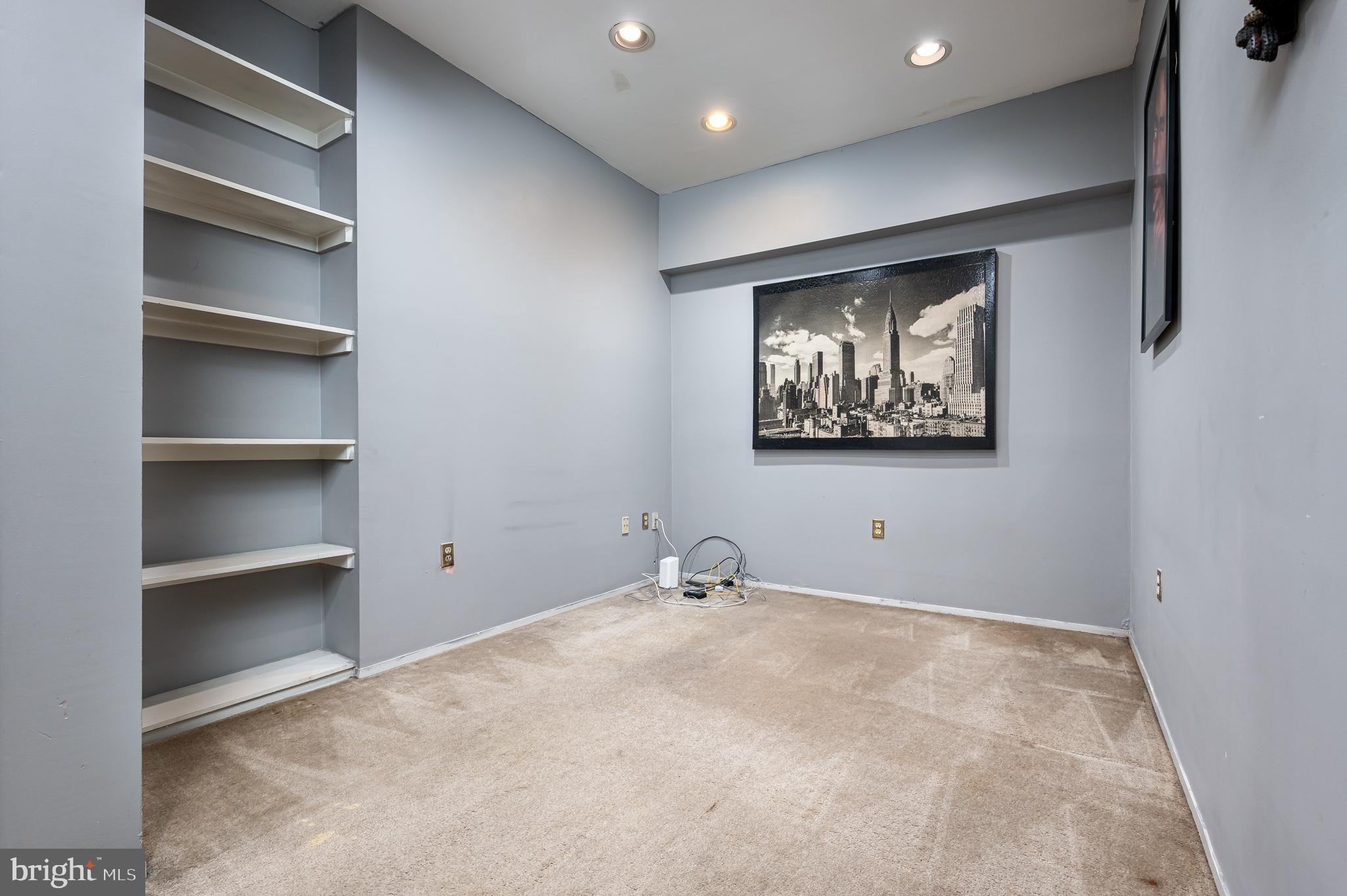 LONG REACH - Residential