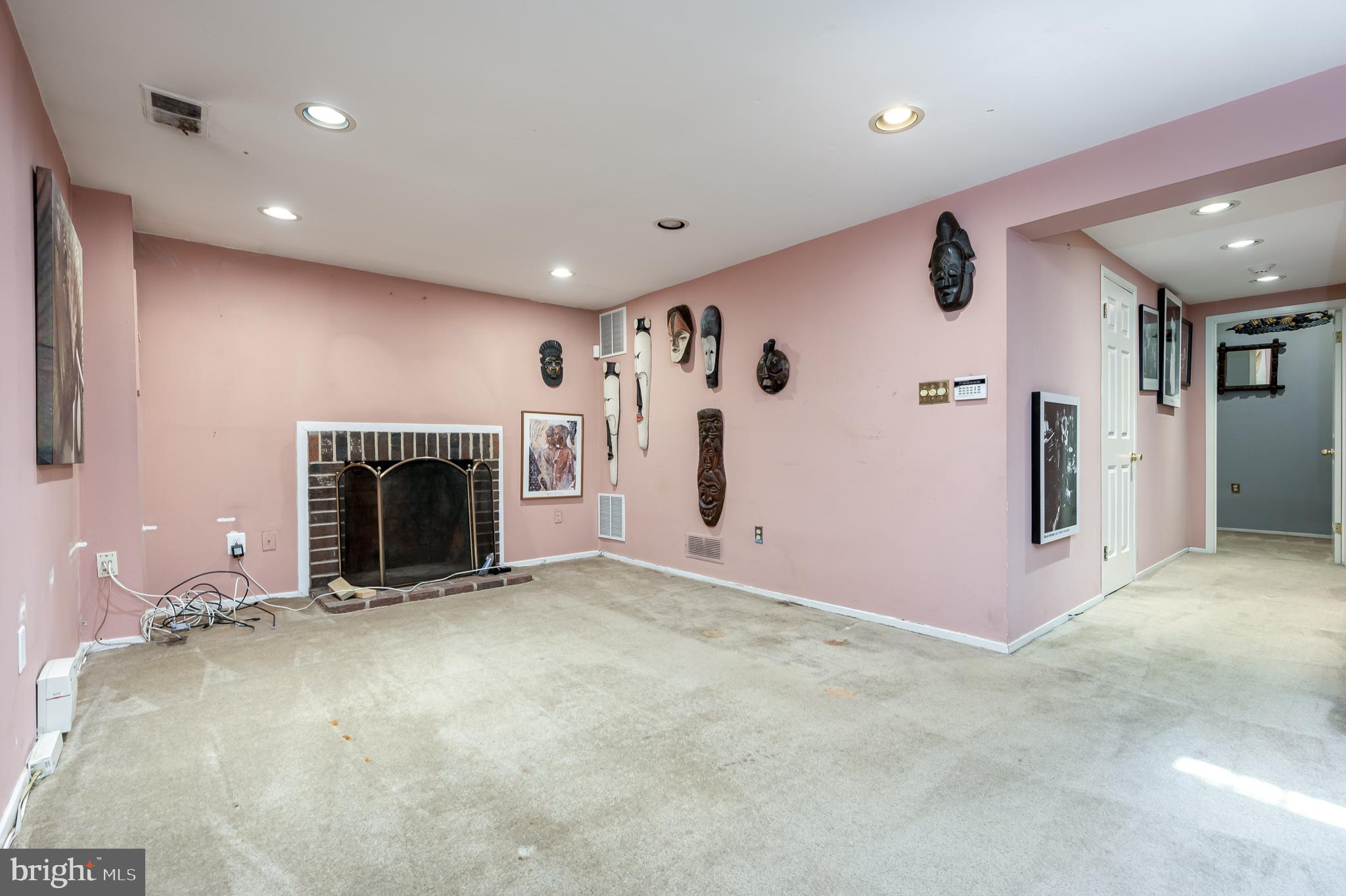 LONG REACH - Residential