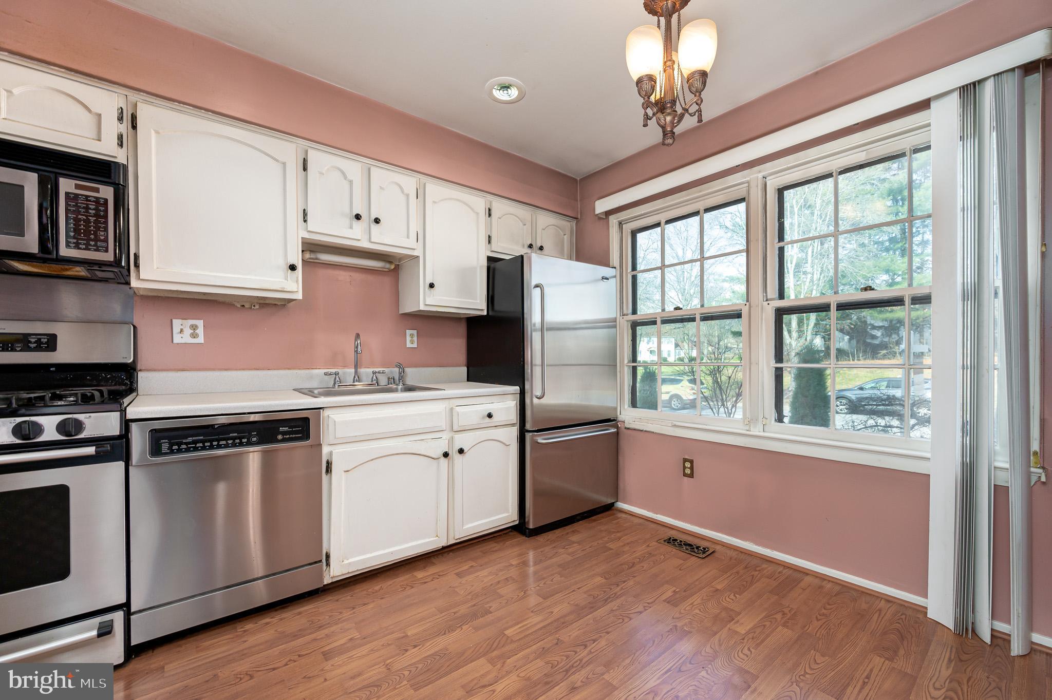 LONG REACH - Residential