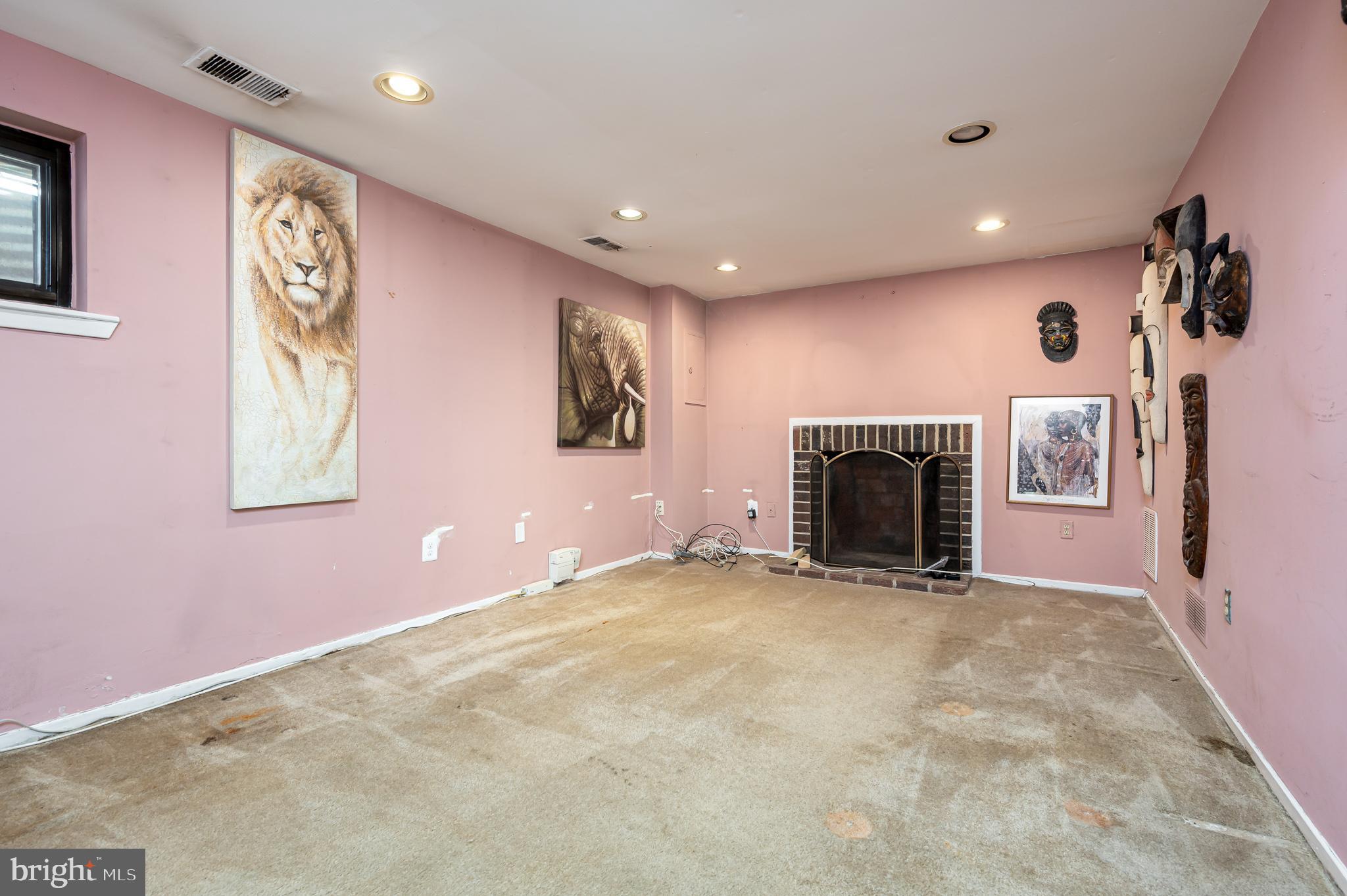 LONG REACH - Residential