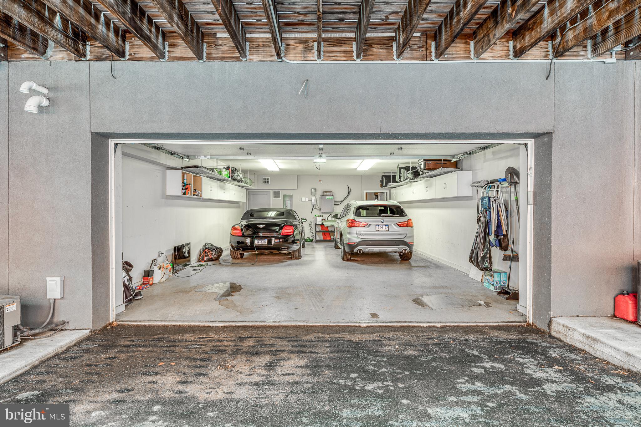 LOGAN SQUARE - Residential