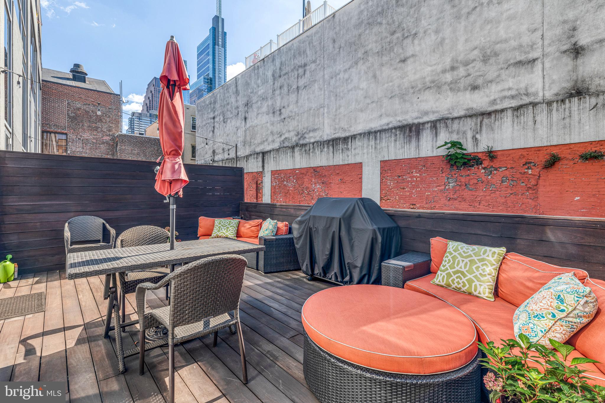 LOGAN SQUARE - Residential