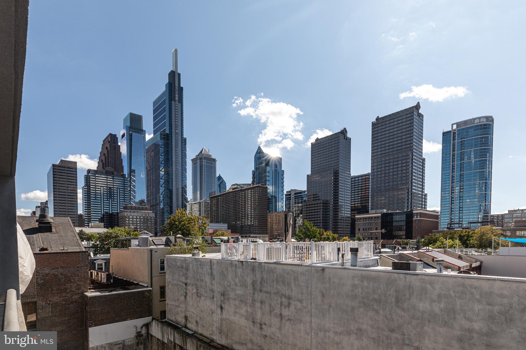 LOGAN SQUARE - Residential