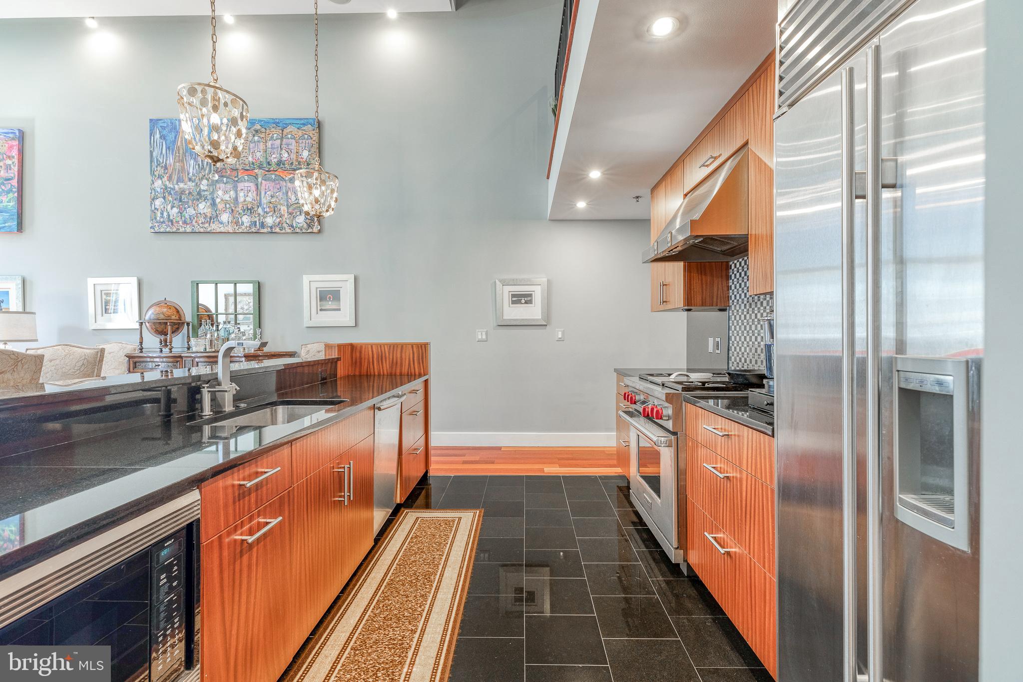 LOGAN SQUARE - Residential