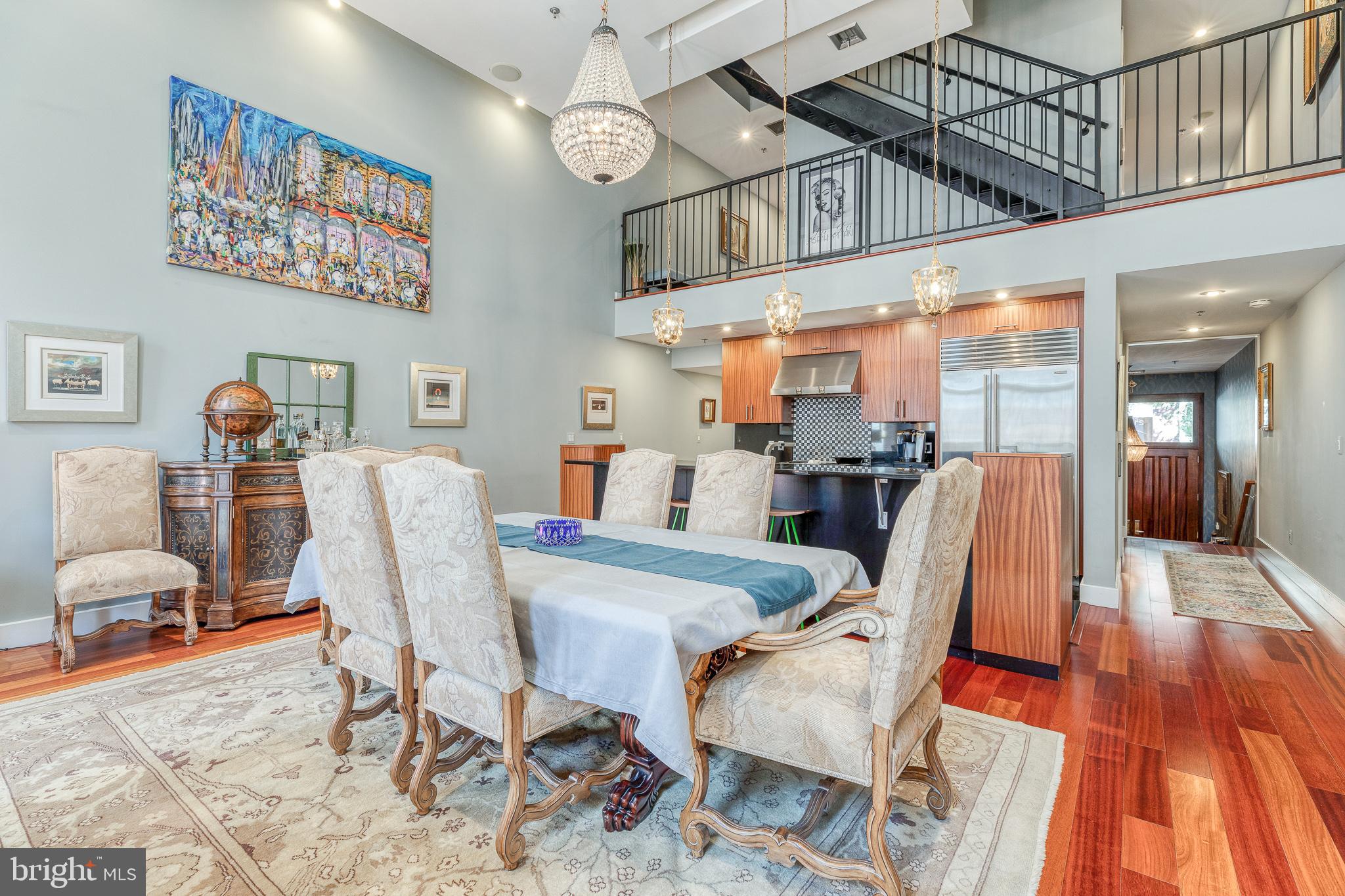 LOGAN SQUARE - Residential