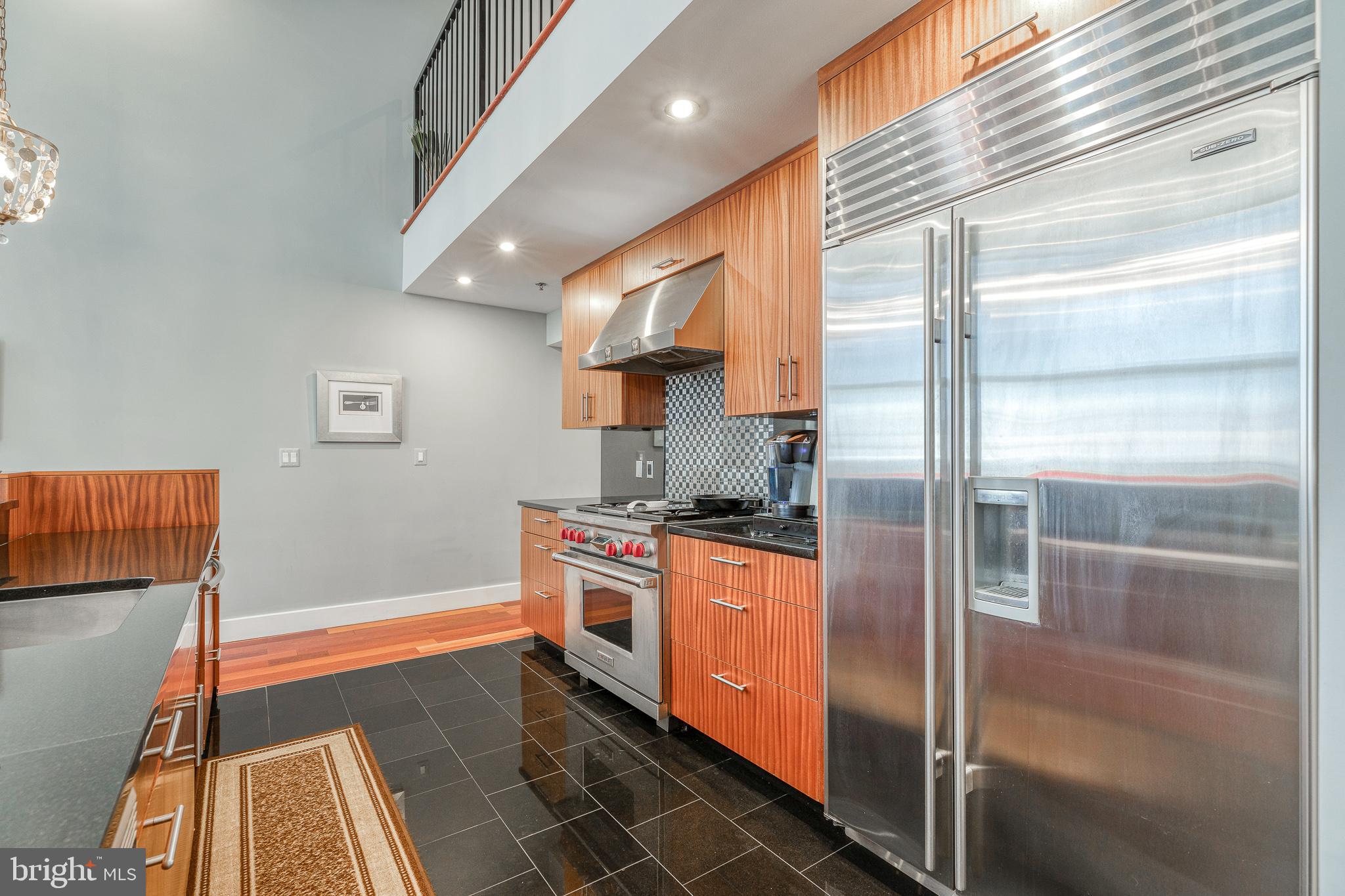 LOGAN SQUARE - Residential