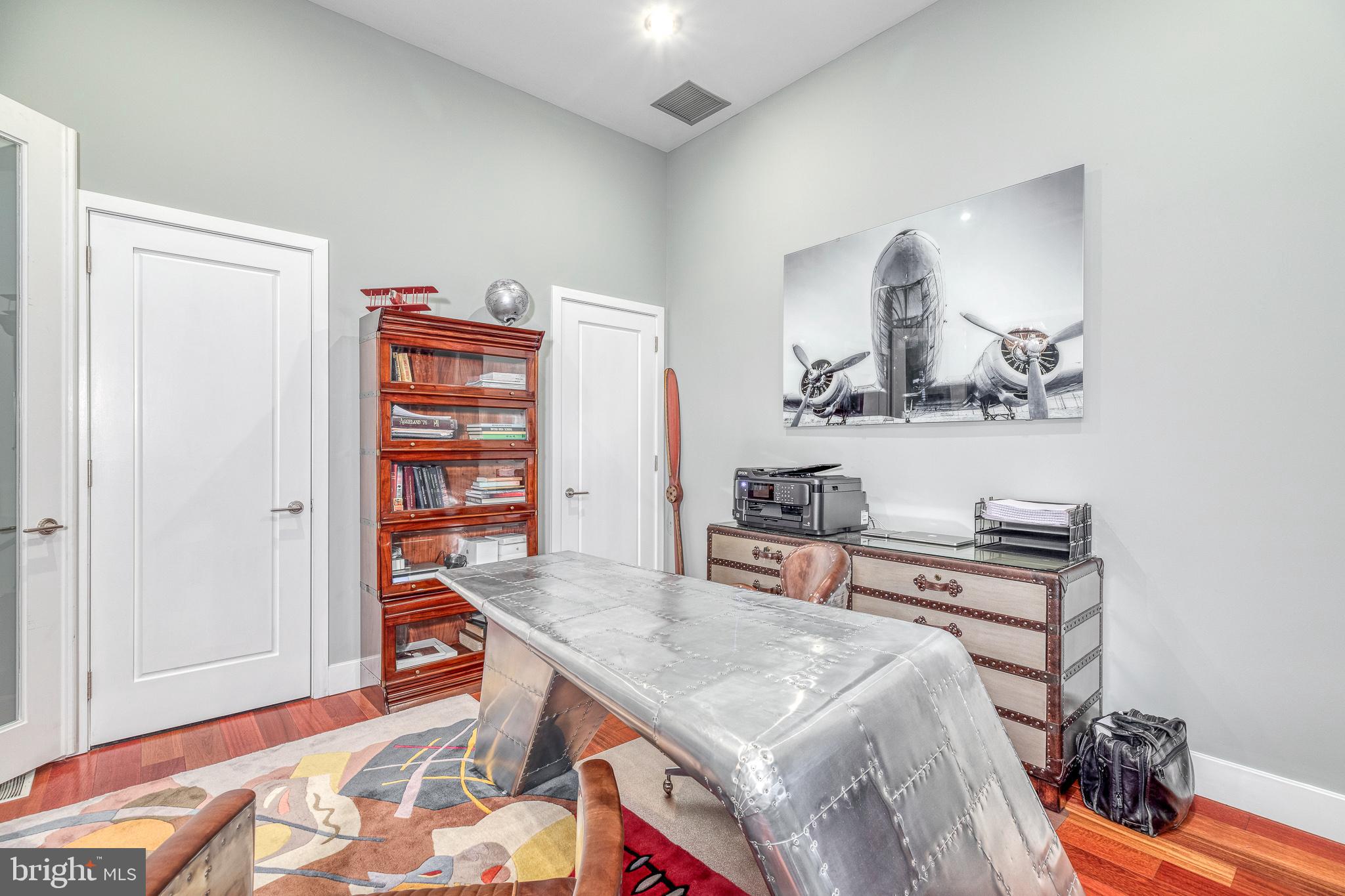 LOGAN SQUARE - Residential