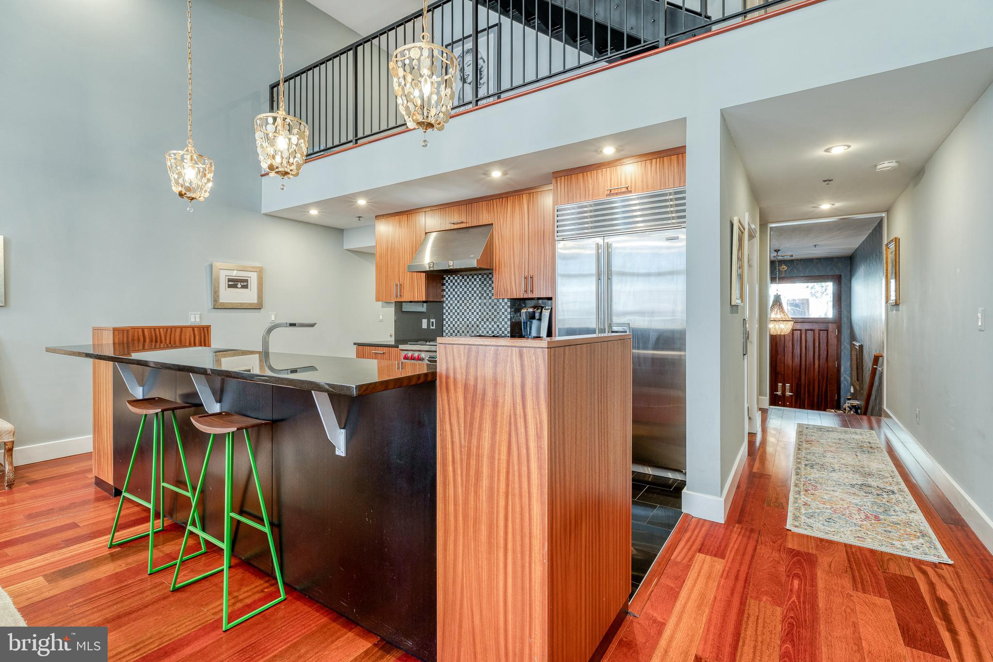 LOGAN SQUARE - Residential