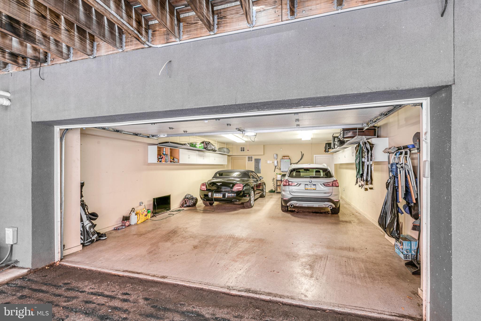 LOGAN SQUARE - Residential