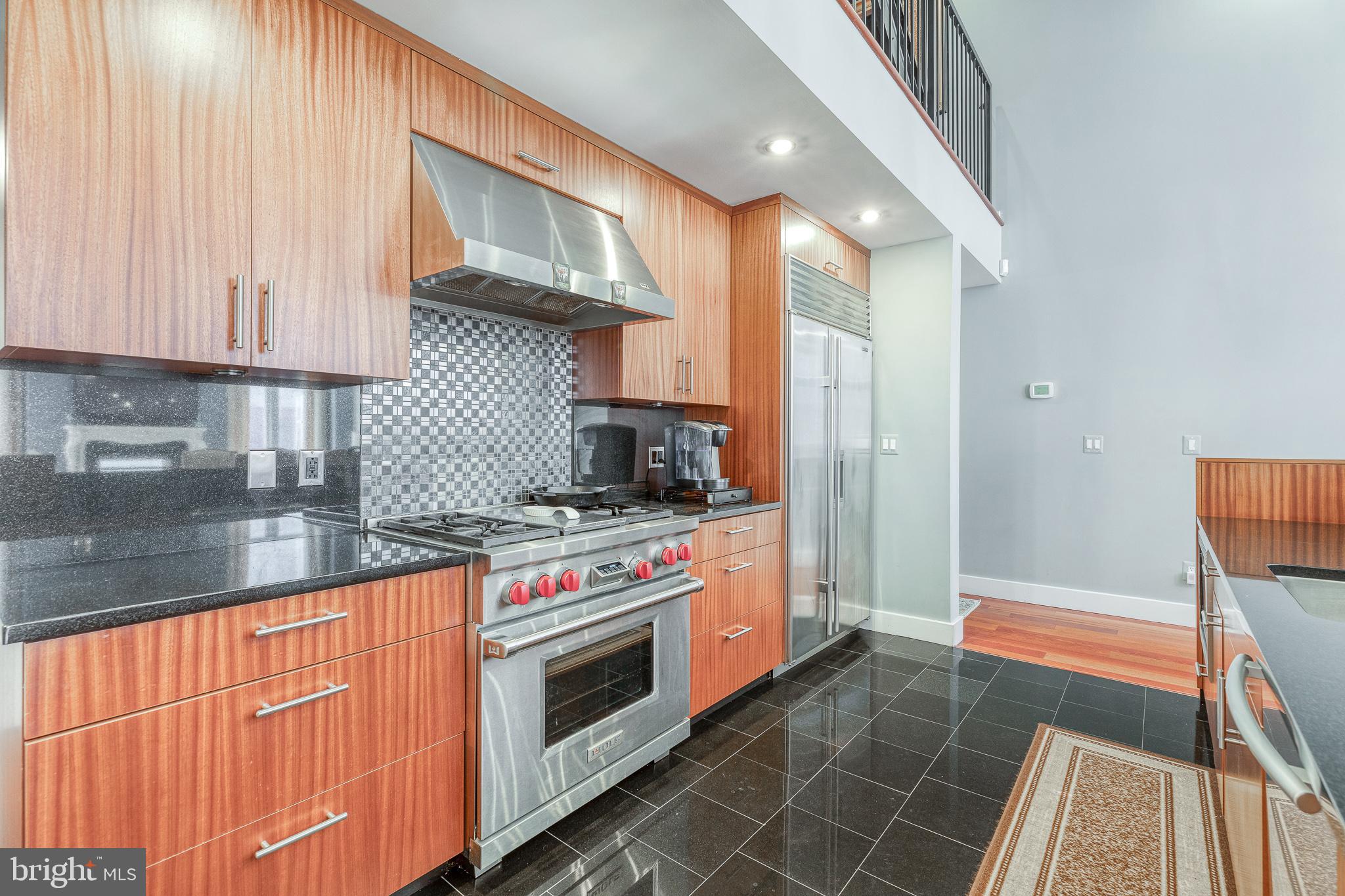 LOGAN SQUARE - Residential