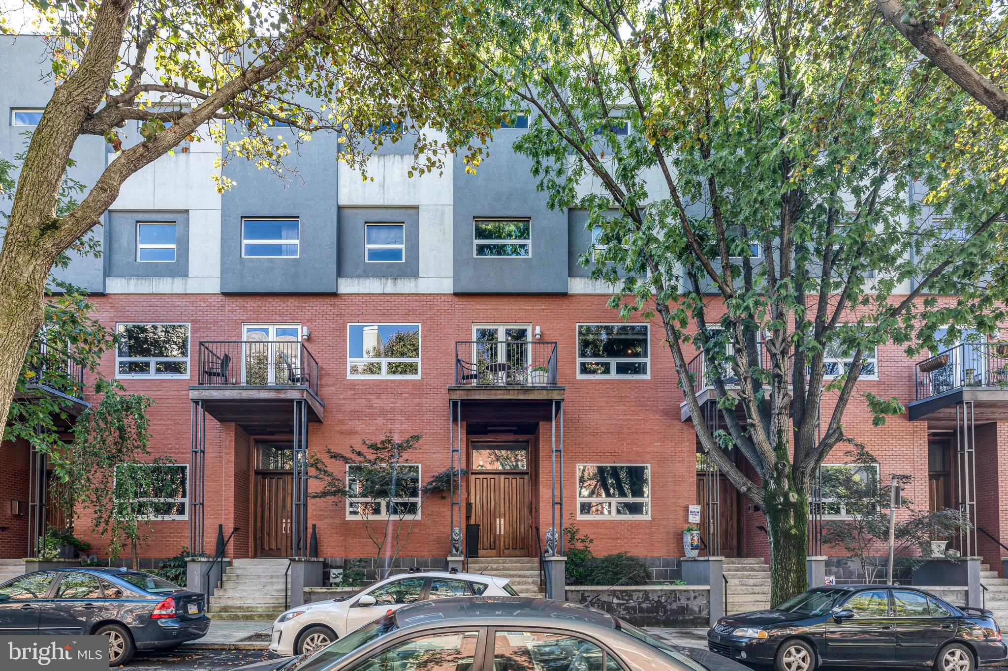 LOGAN SQUARE - Residential