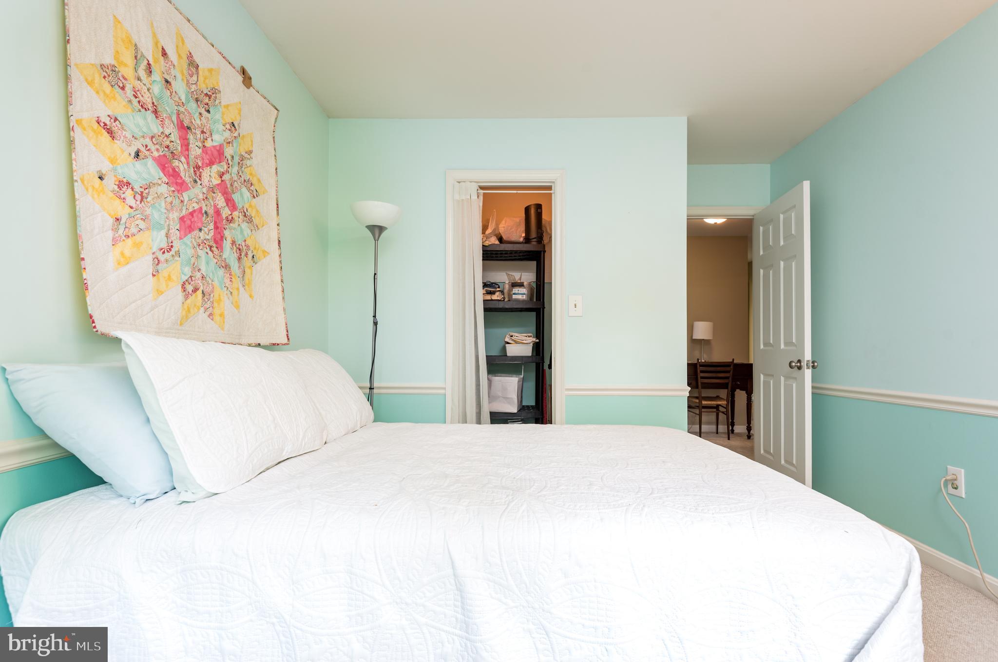 COUNTRY CLUB MANOR - Residential