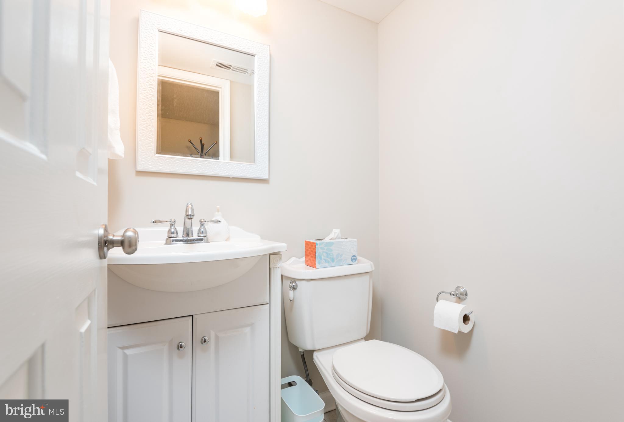 COUNTRY CLUB MANOR - Residential