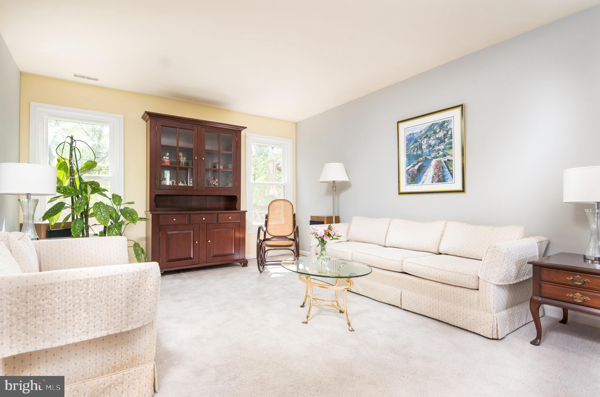 COUNTRY CLUB MANOR - Residential