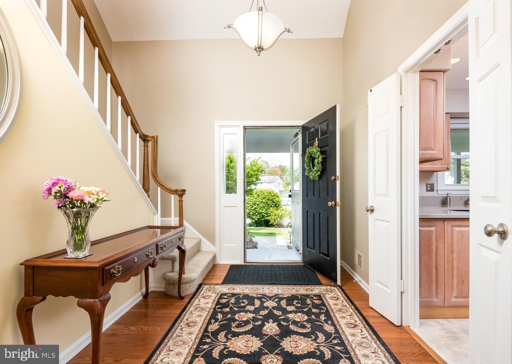 COUNTRY CLUB MANOR - Residential