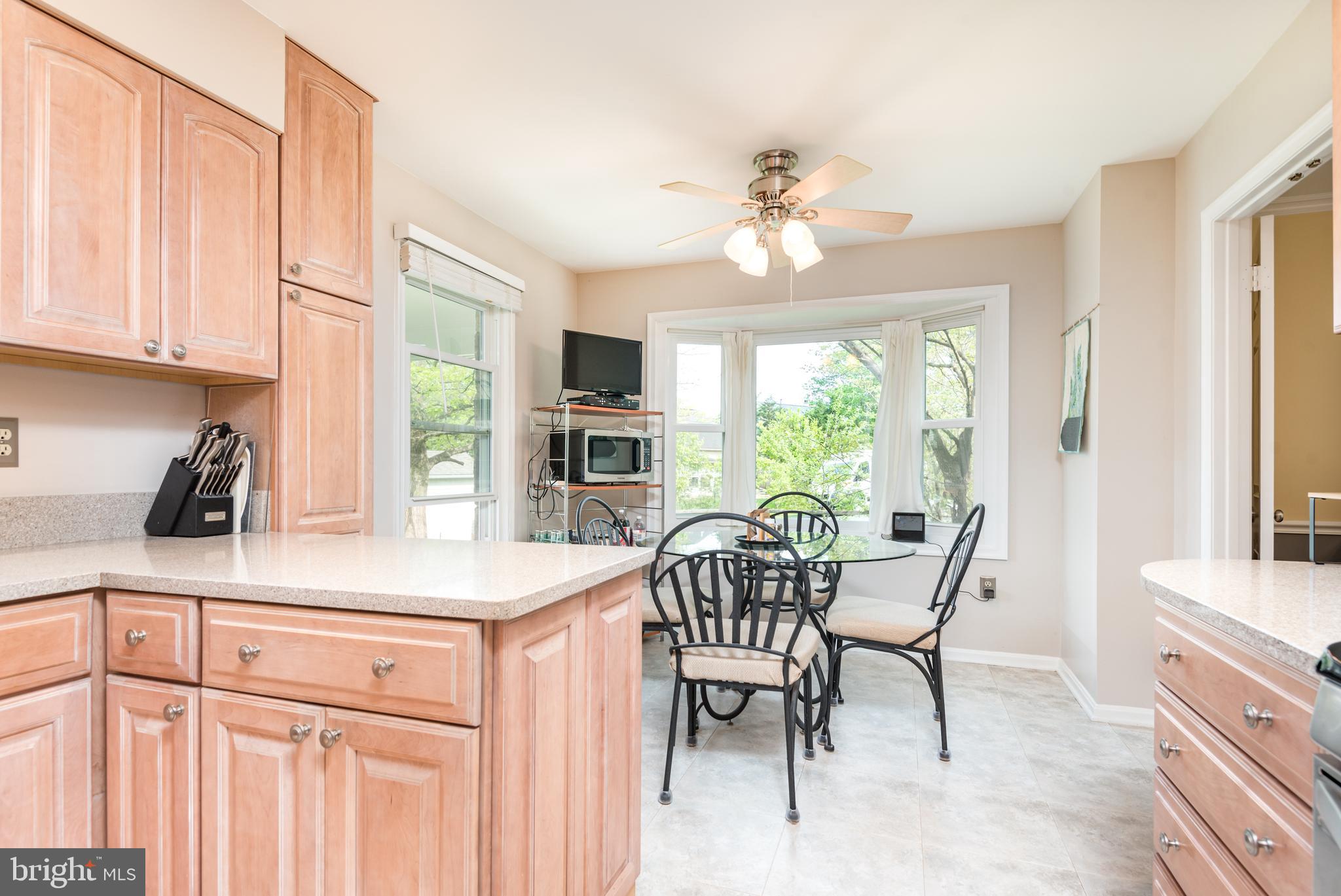 COUNTRY CLUB MANOR - Residential