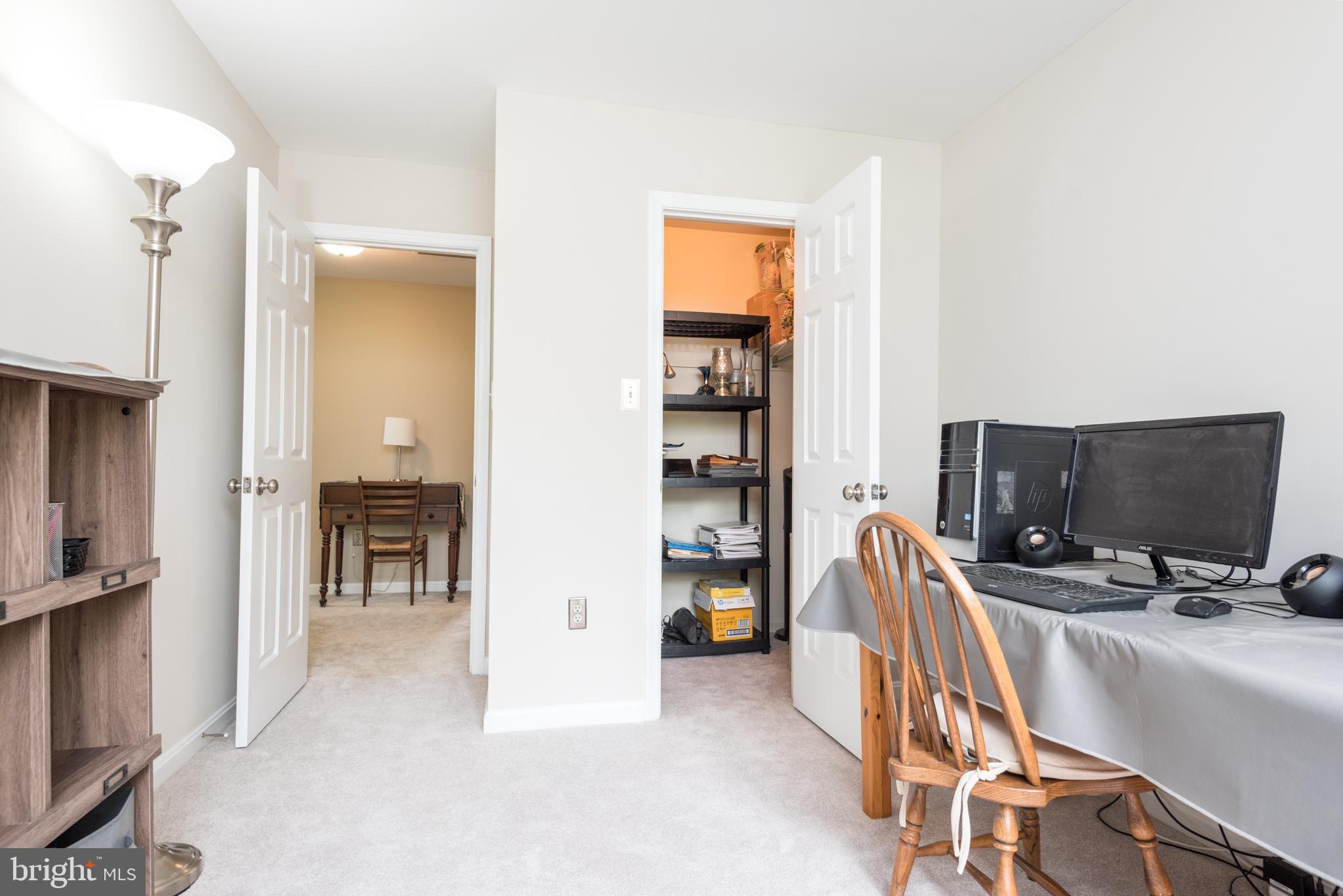 COUNTRY CLUB MANOR - Residential