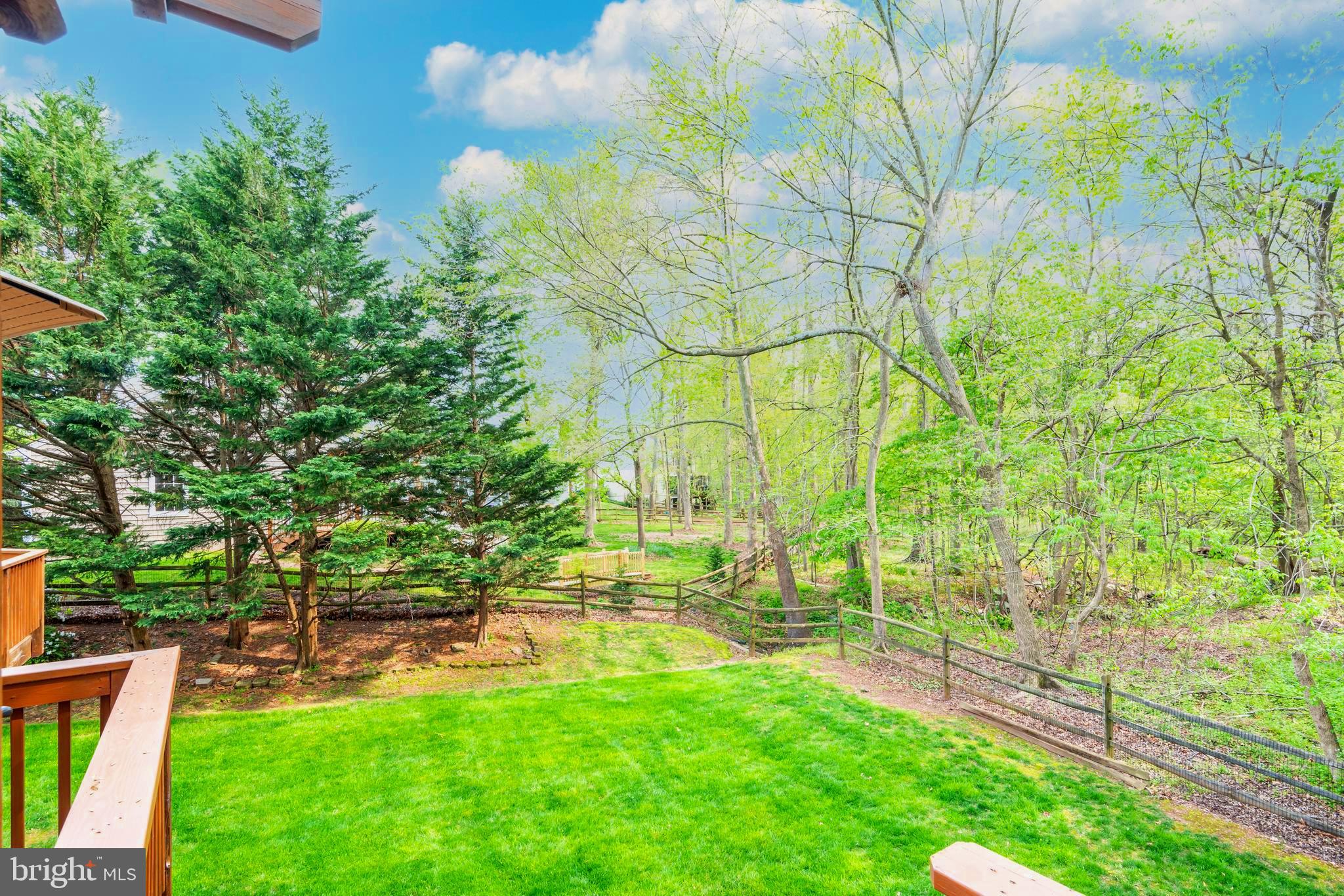 COUNTRY CLUB MANOR - Residential