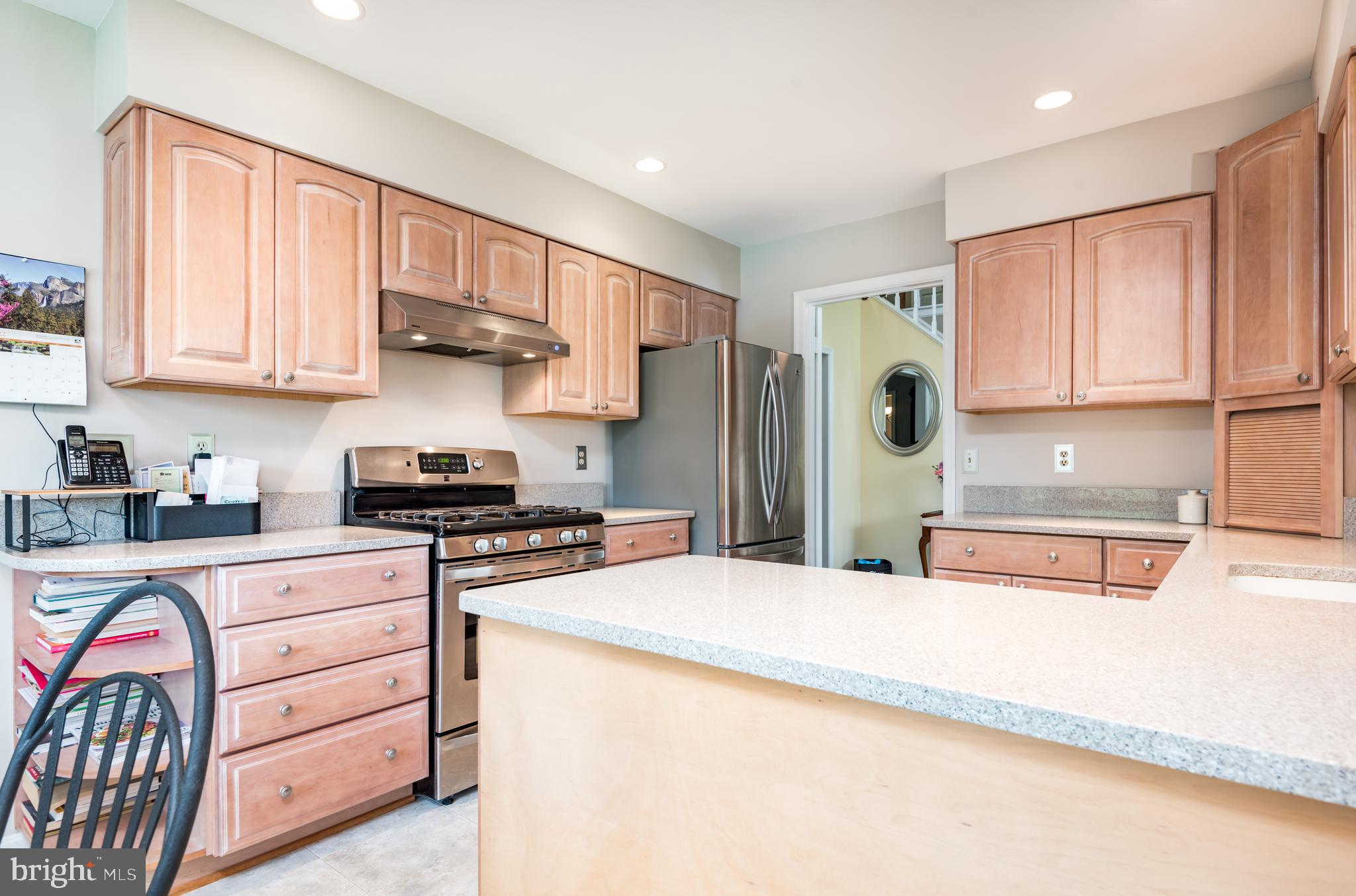 COUNTRY CLUB MANOR - Residential