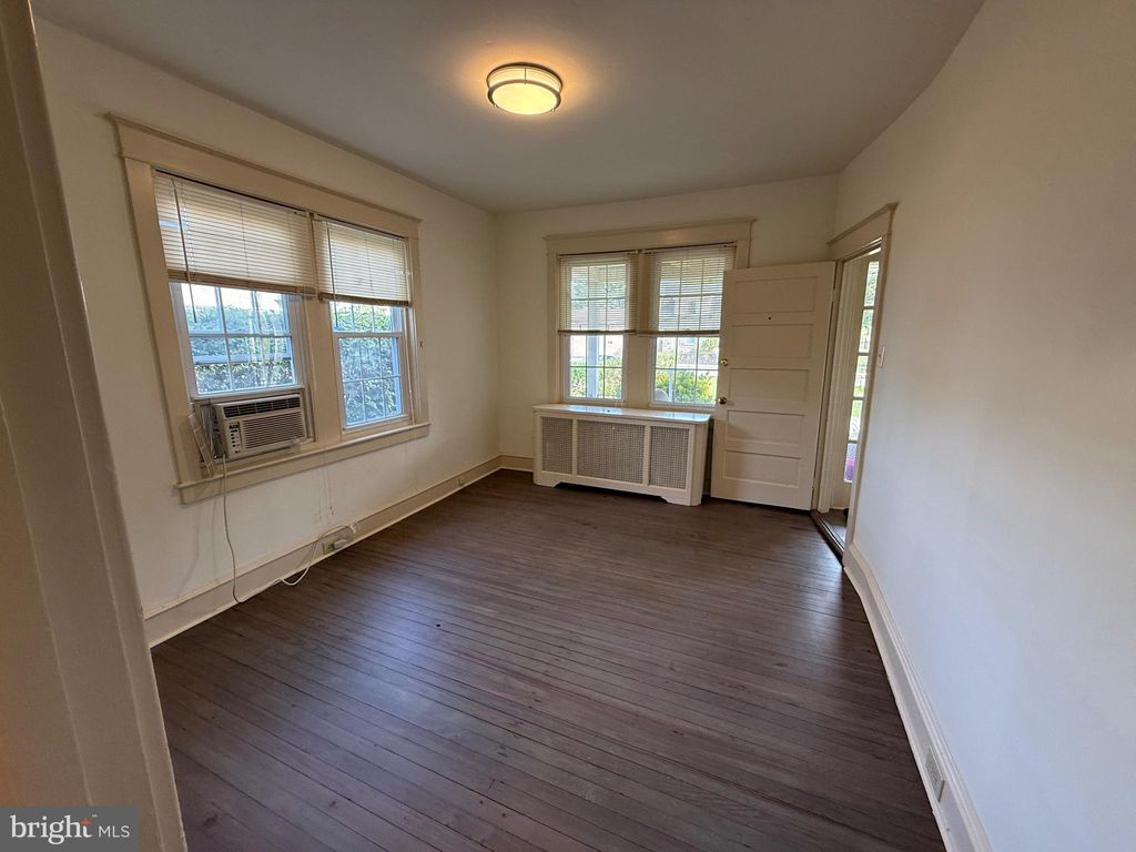 Photo of 305 W Wayne Avenue #1, WAYNE, PA 19087 (MLS # PADE2105250)