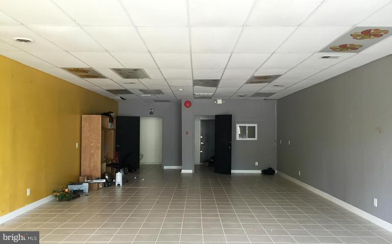 CHASE - Commercial Lease