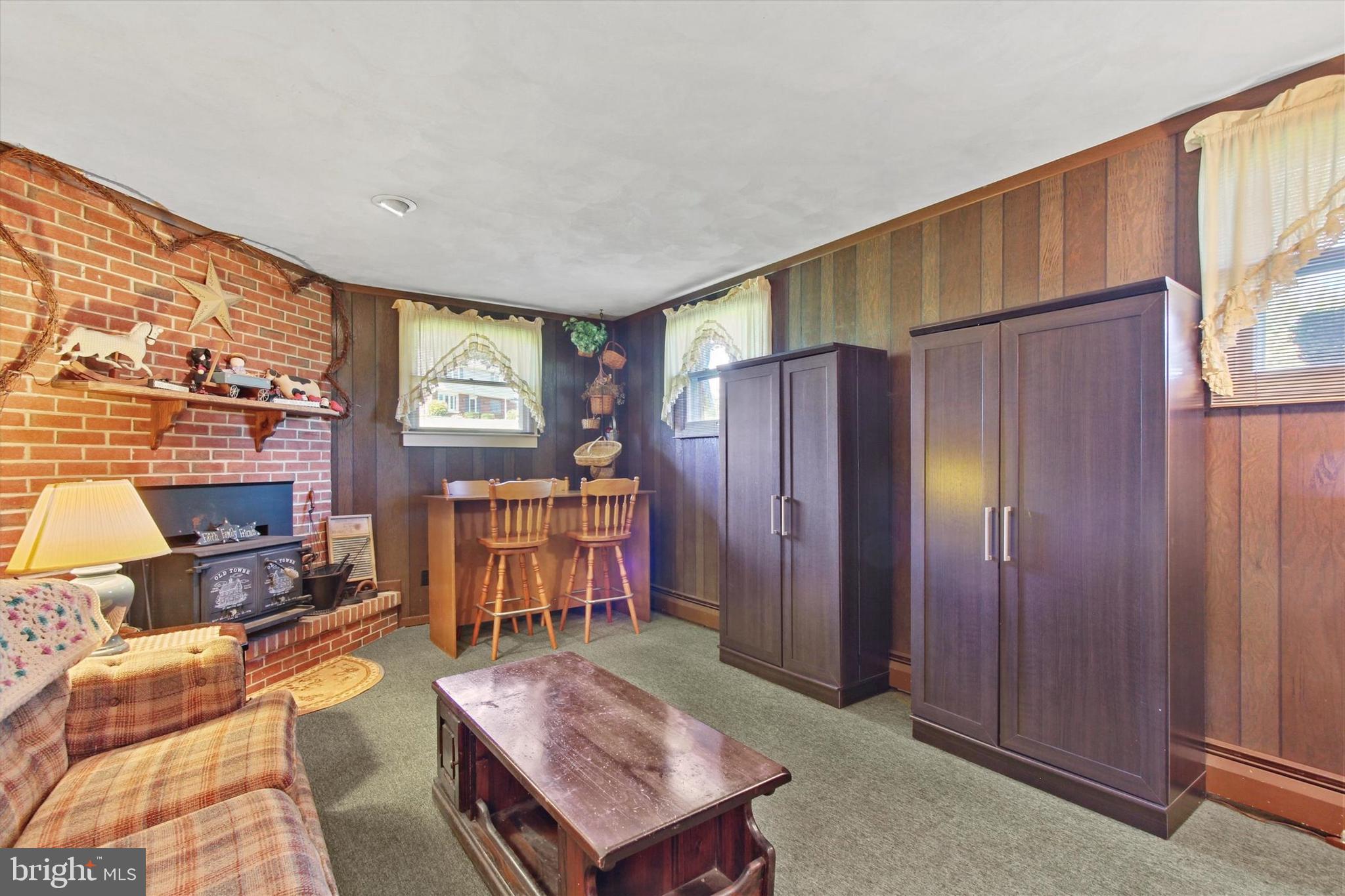 FOREST HILLS - Residential