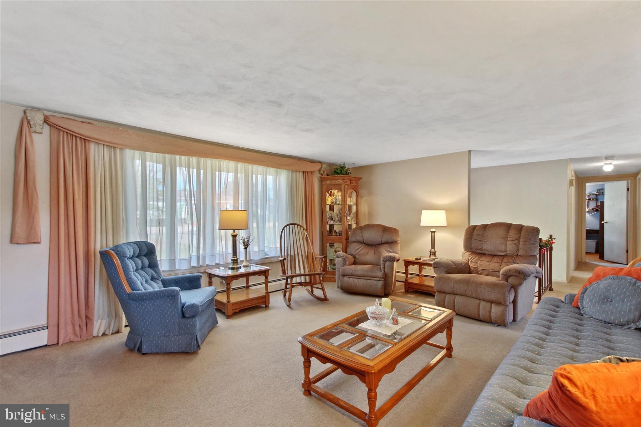 FOREST HILLS - Residential