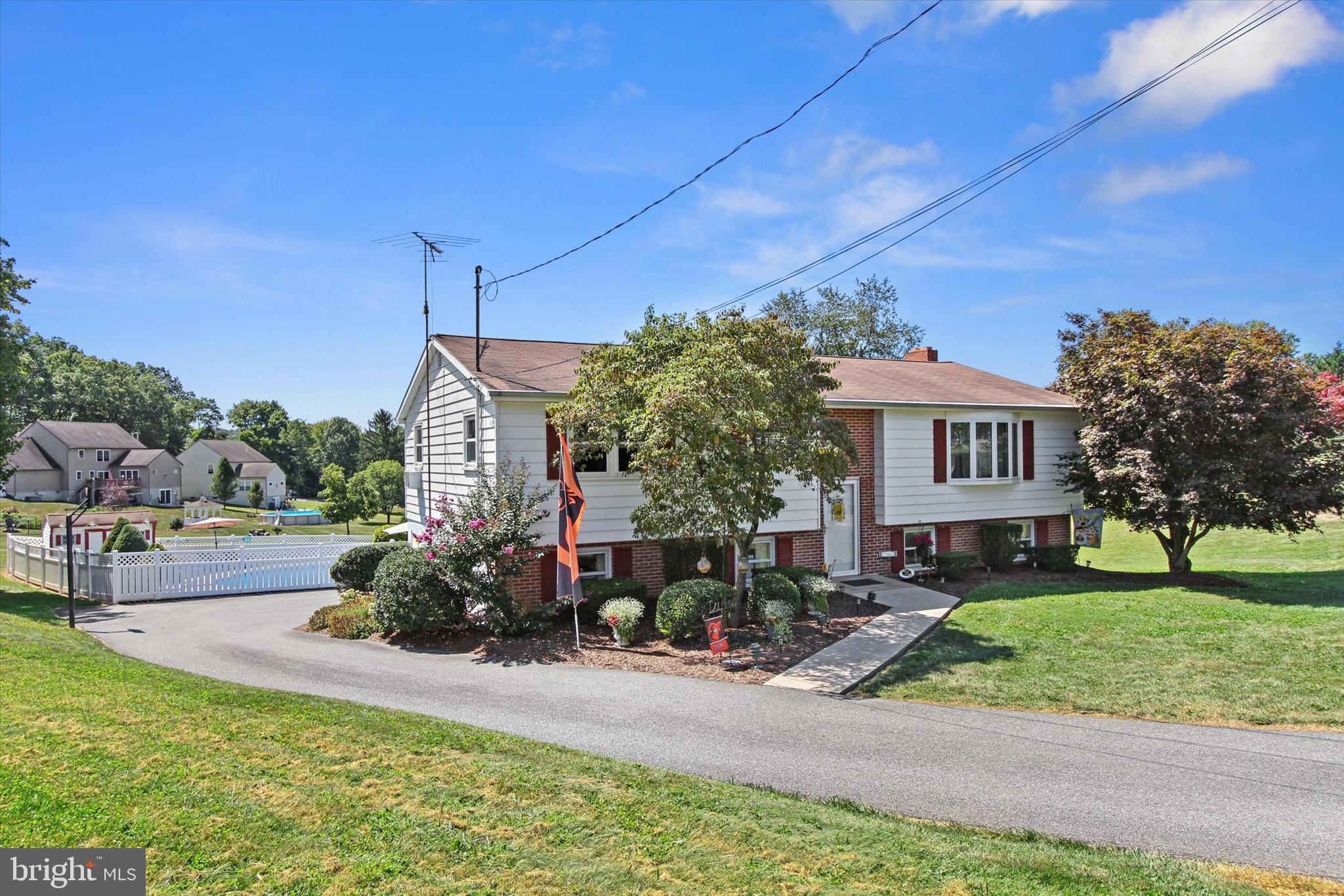 FOREST HILLS - Residential