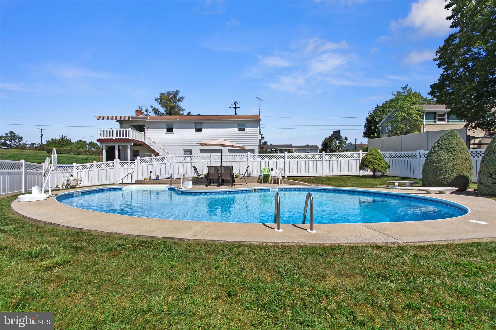 FOREST HILLS - Residential